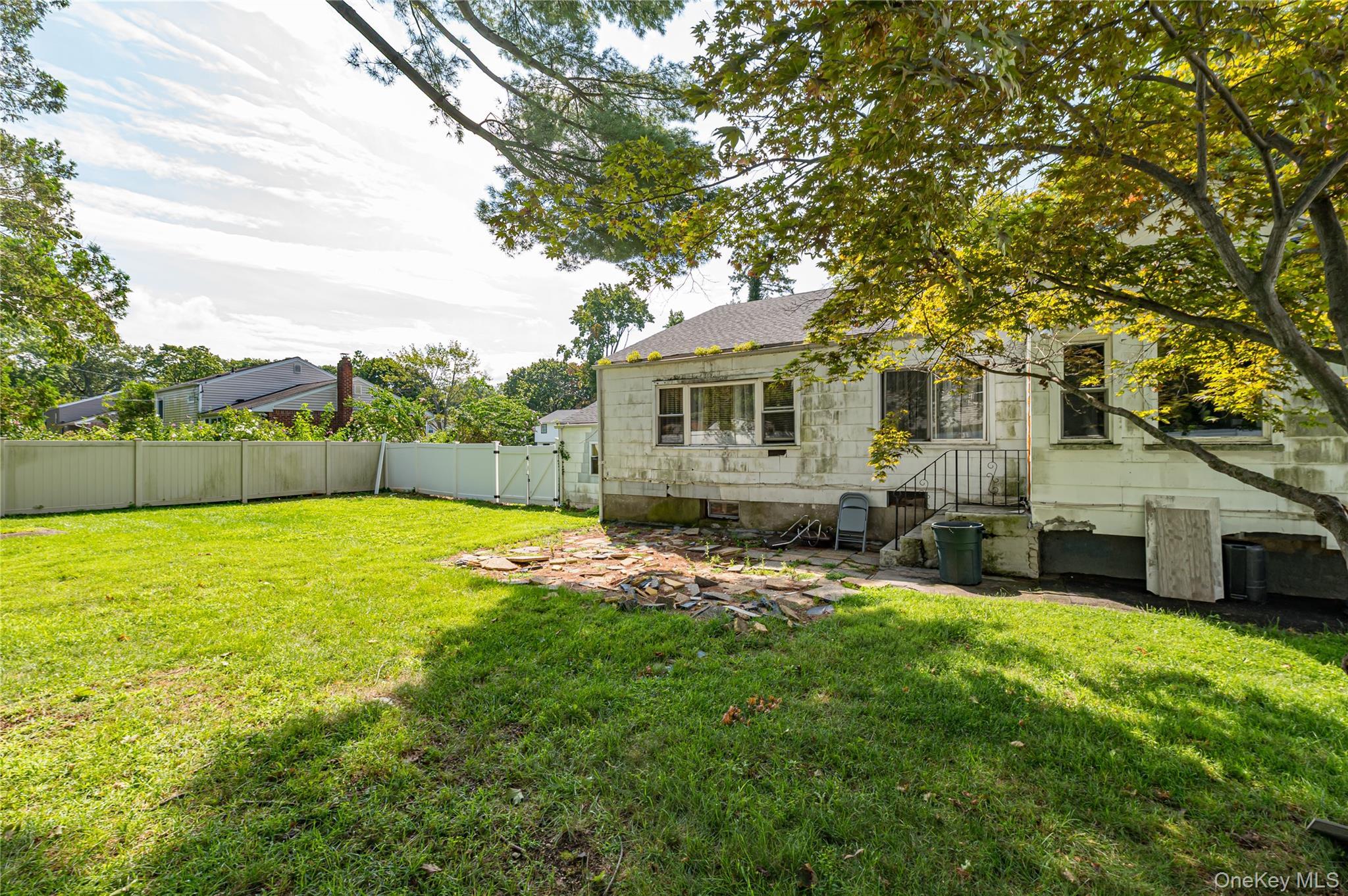 Single Family South Lane Suffolk County, NY 11743, MLS-1044891-3