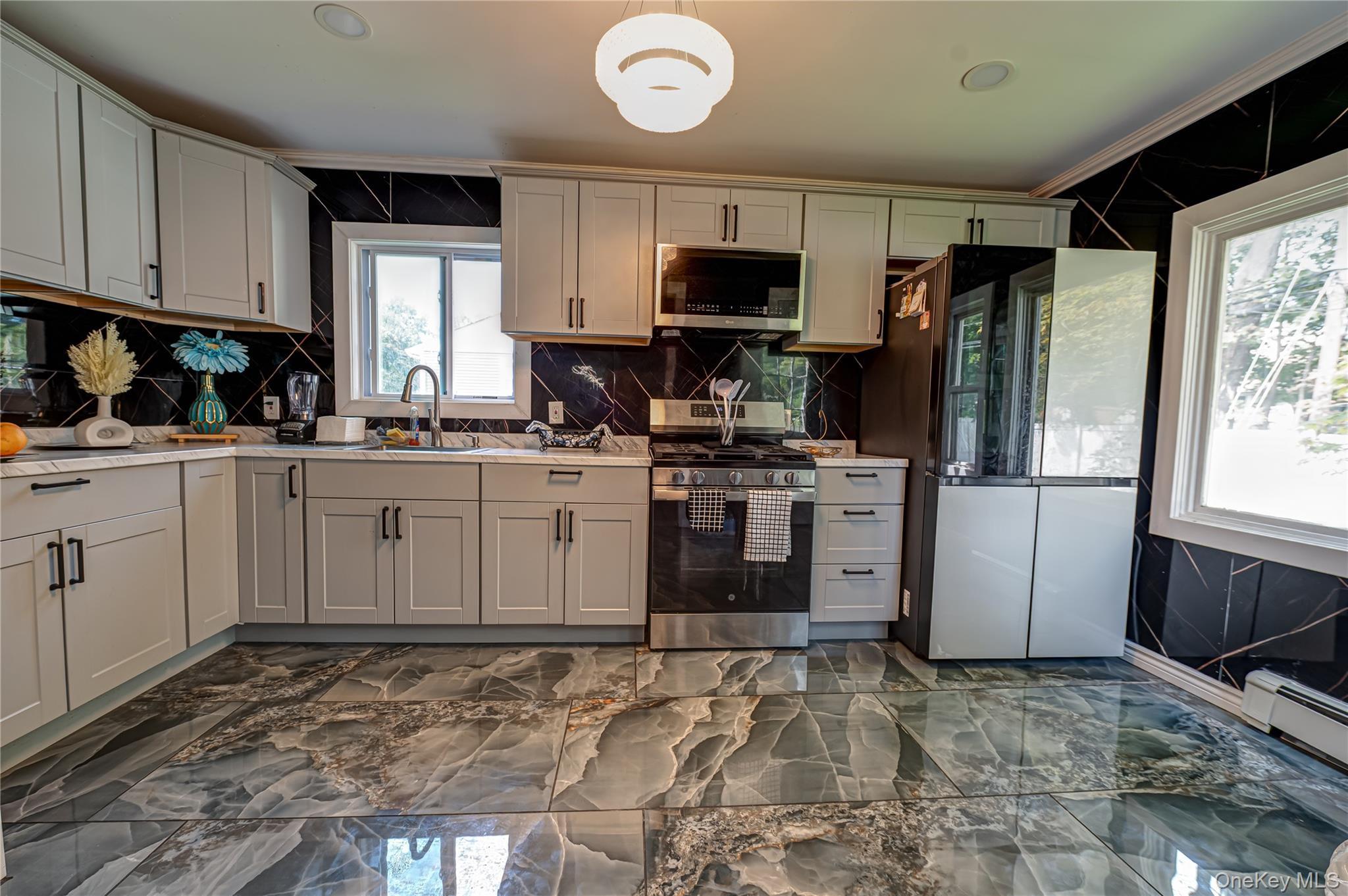 Single Family South Lane Suffolk County, NY 11743, MLS-1044891-9