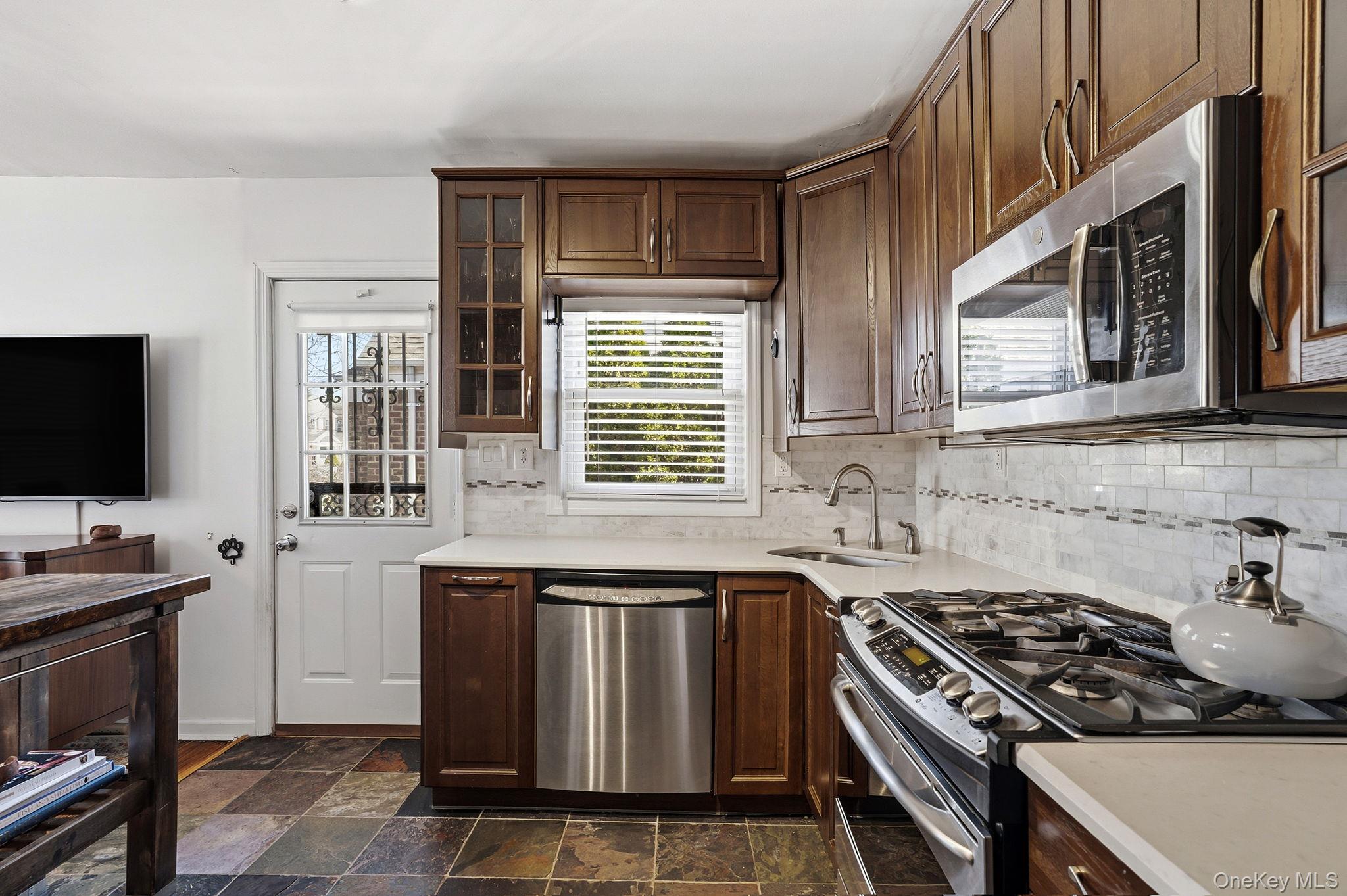 Single Family W Fenimore Street Nassau County, NY 11580, MLS-1044892-12