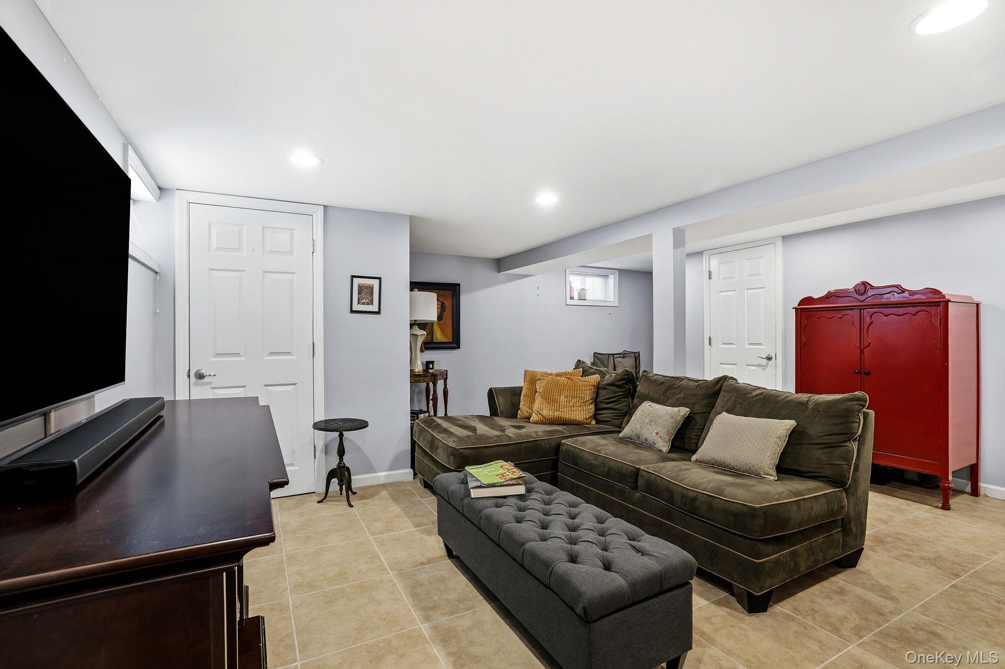 Single Family W Fenimore Street Nassau County, NY 11580, MLS-1044892-27