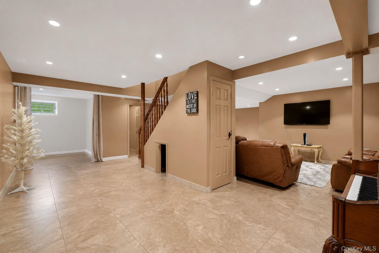 Single Family 91st Street  Queens, NY 11414, MLS-1044894-10
