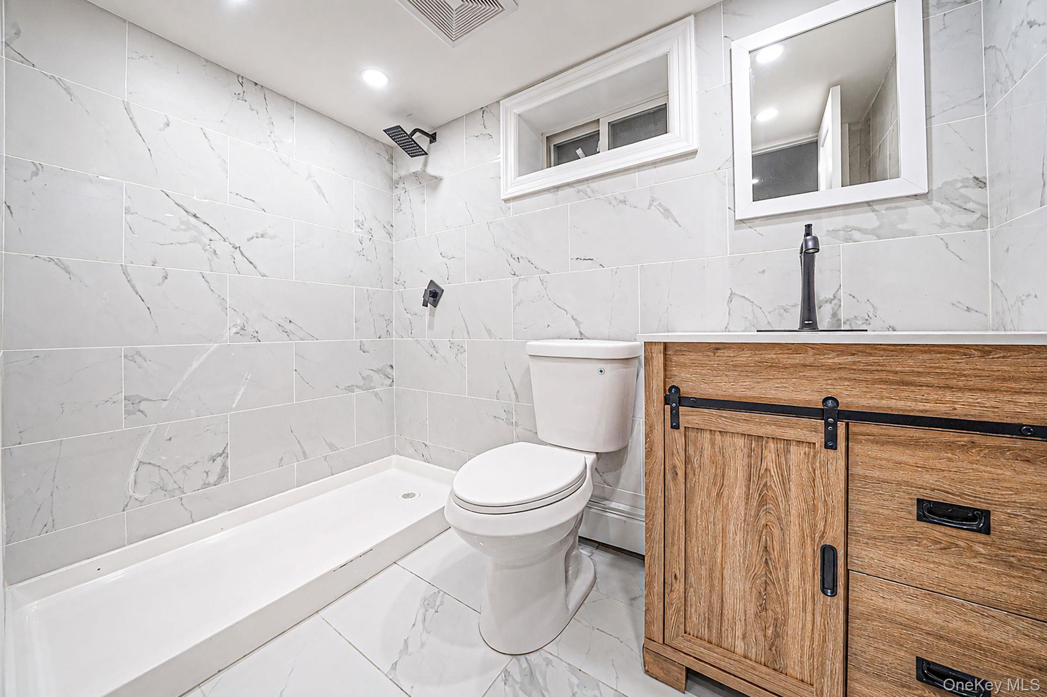 Single Family 126th Avenue Queens, NY 11413, MLS-1044926-16