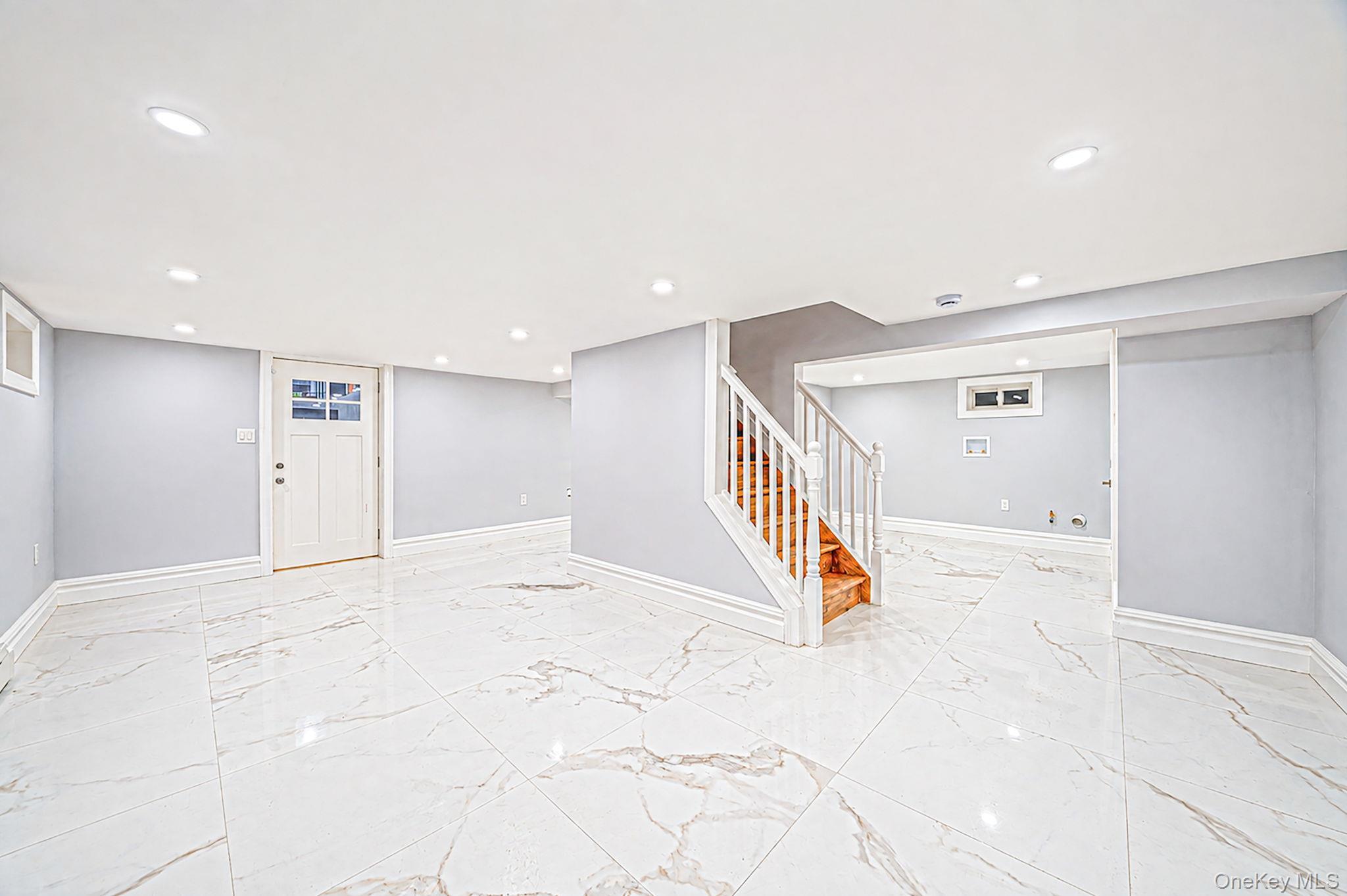 Single Family 126th Avenue Queens, NY 11413, MLS-1044926-18