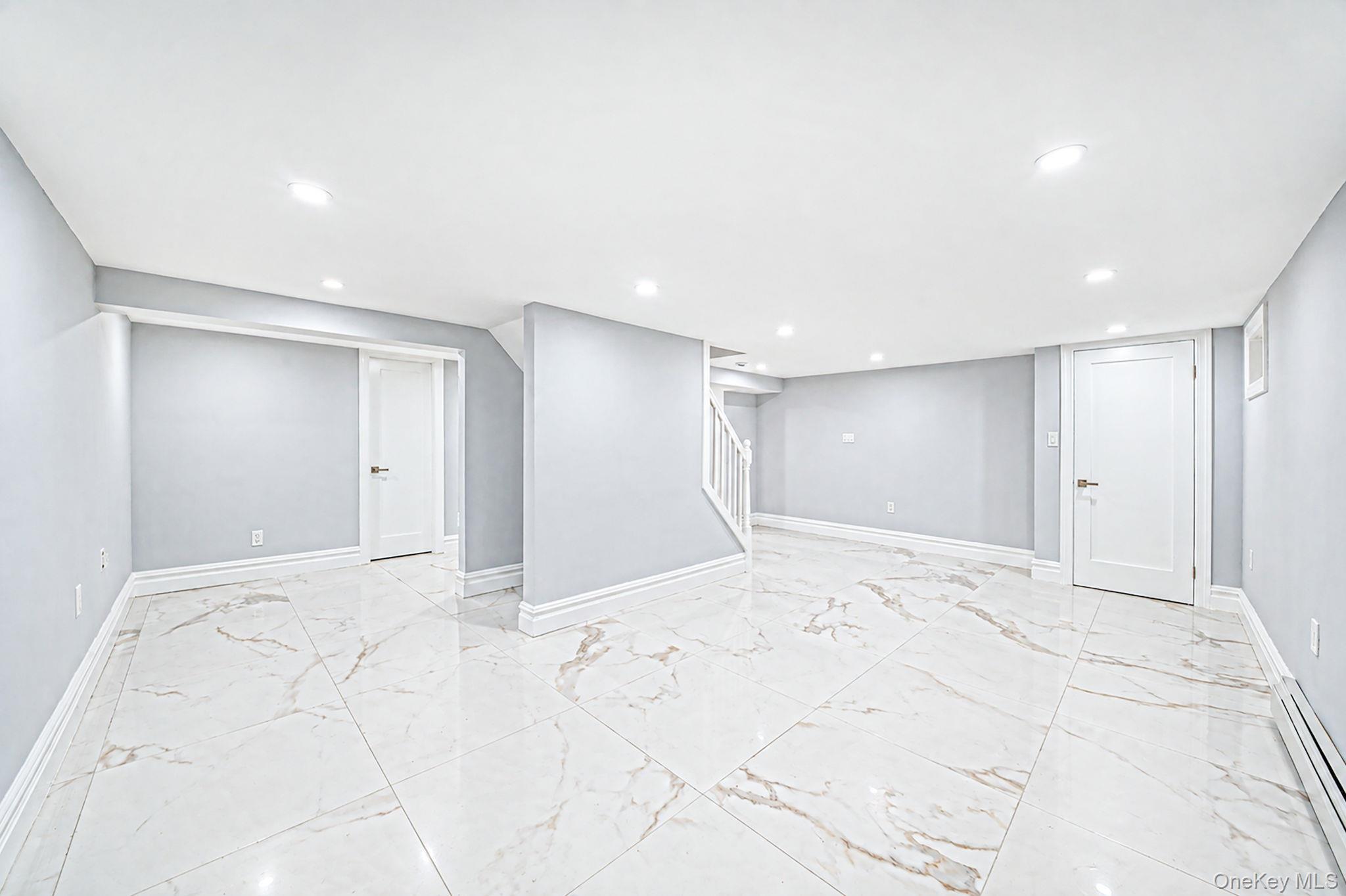 Single Family 126th Avenue Queens, NY 11413, MLS-1044926-19