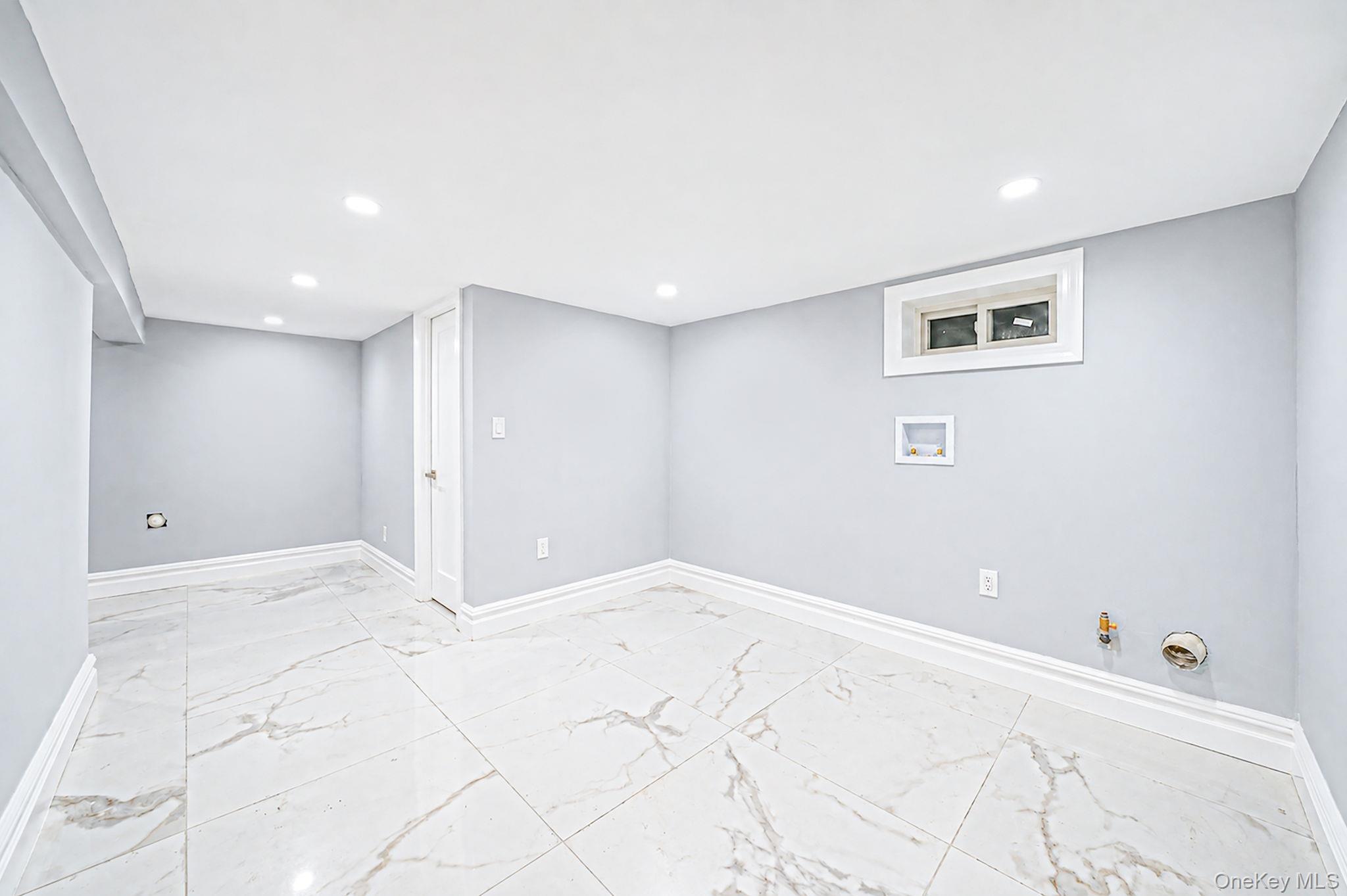 Single Family 126th Avenue Queens, NY 11413, MLS-1044926-20