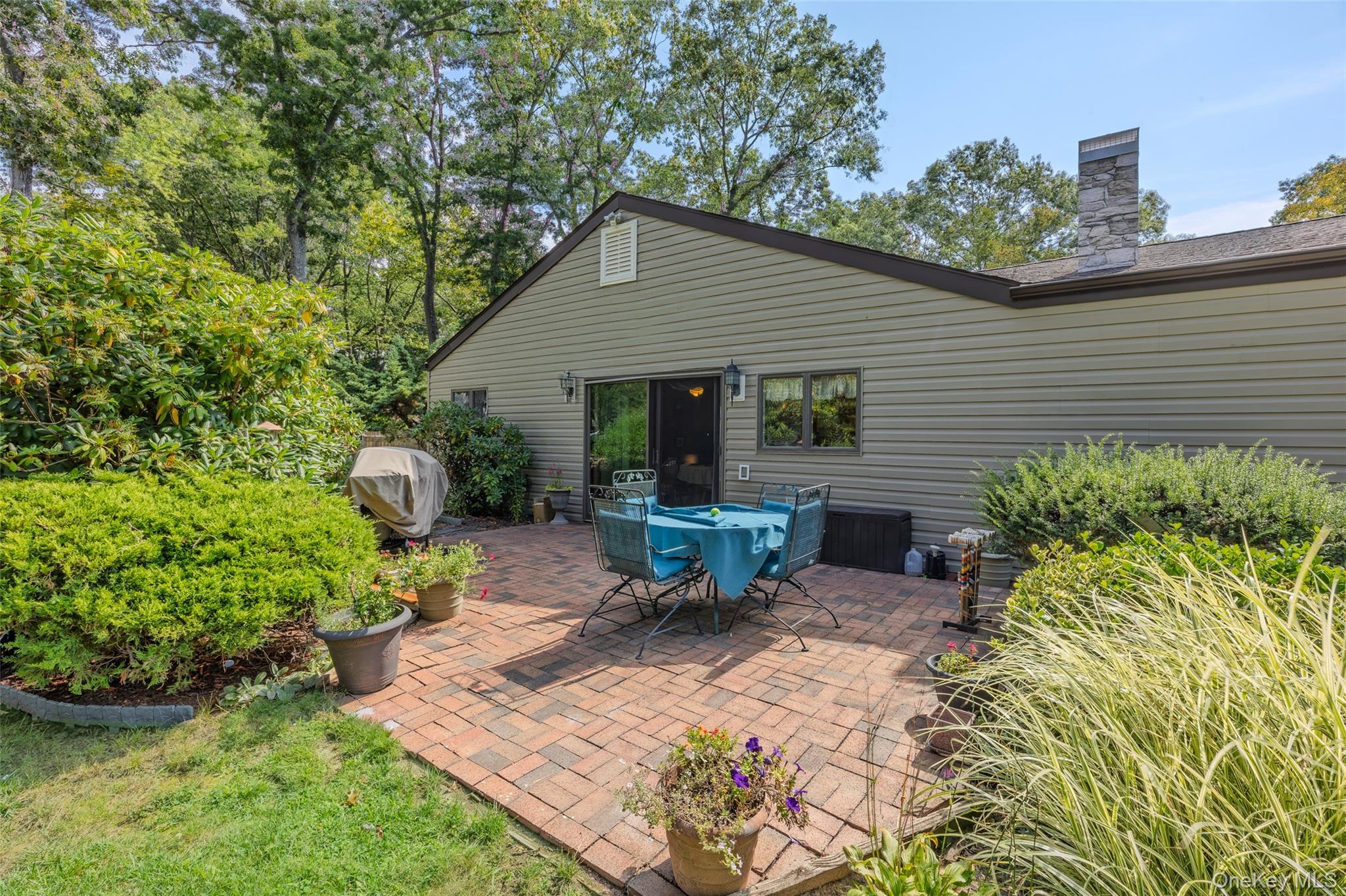Single Family Yosemite Lane Suffolk County, NY 11727, MLS-1044931-32