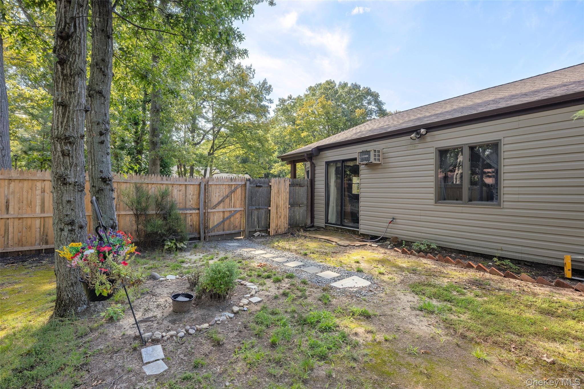Single Family Yosemite Lane Suffolk County, NY 11727, MLS-1044931-33