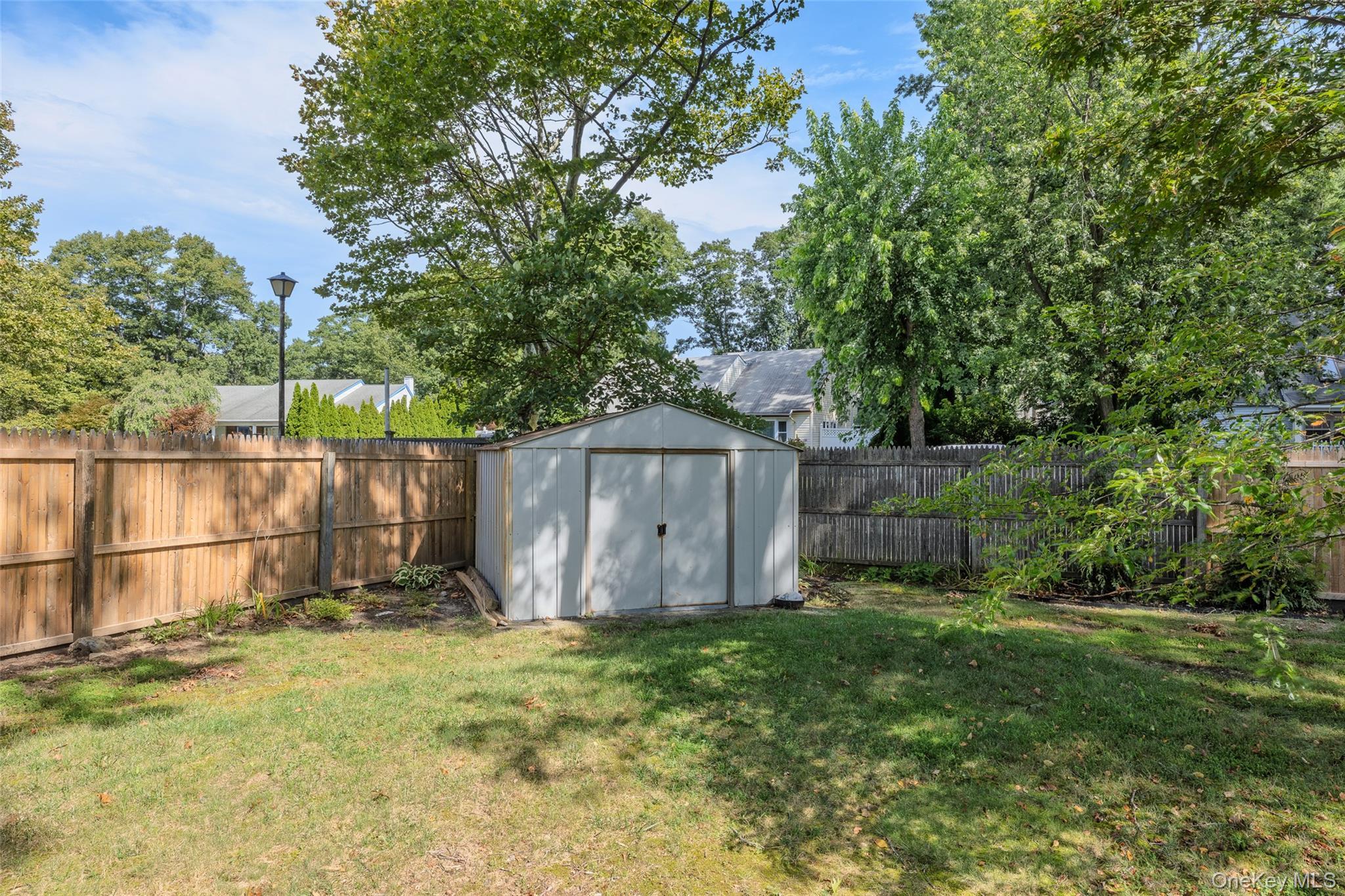 Single Family Yosemite Lane Suffolk County, NY 11727, MLS-1044931-35