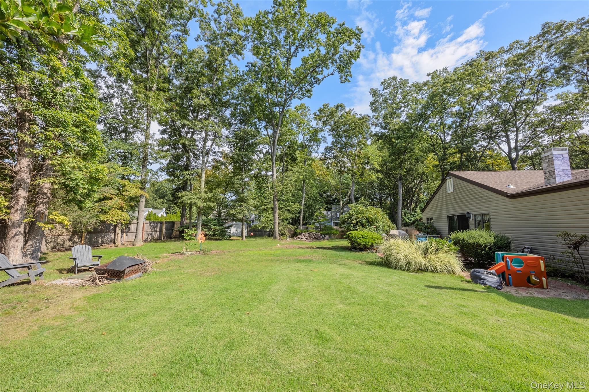 Single Family Yosemite Lane Suffolk County, NY 11727, MLS-1044931-36