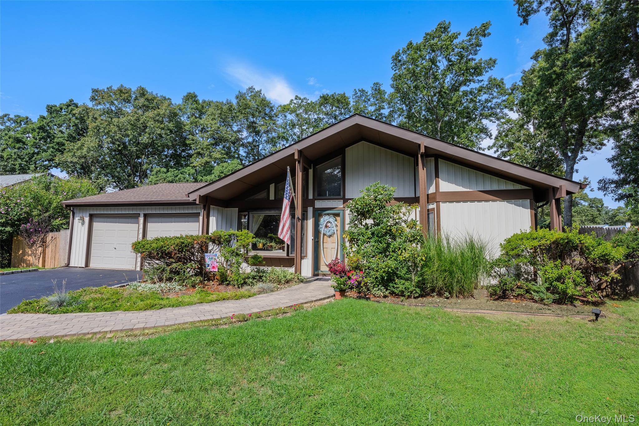 Single Family Yosemite Lane Suffolk County, NY 11727, MLS-1044931-4