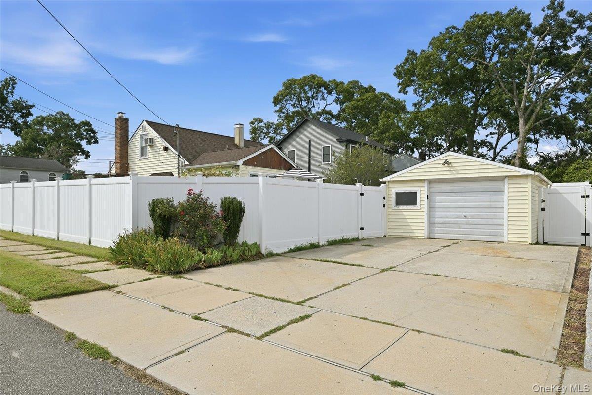Single Family Central Avenue  Nassau County, NY 11758, MLS-1044947-34