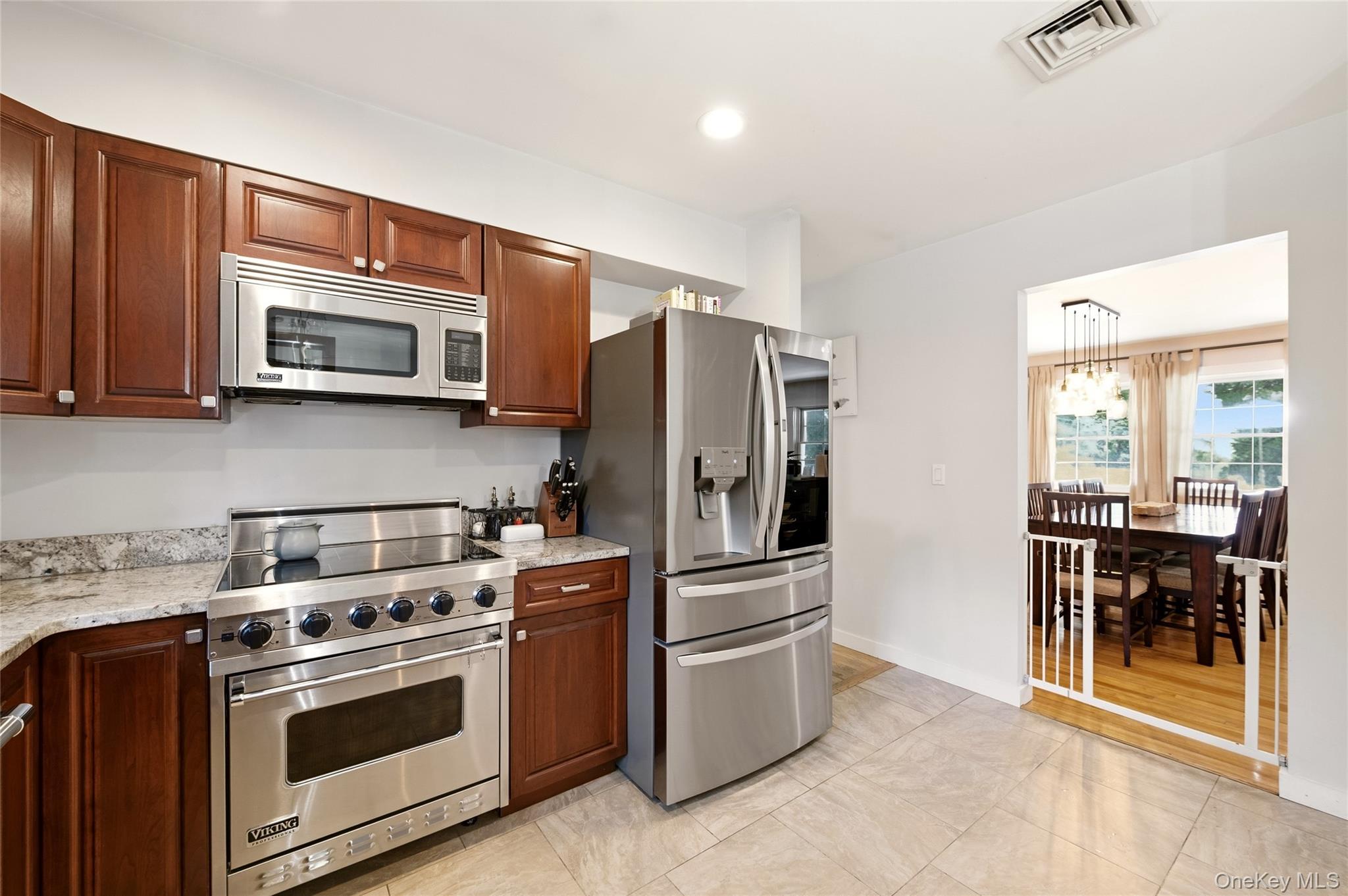 Single Family Cove Road Suffolk County, NY 11743, MLS-1044995-16