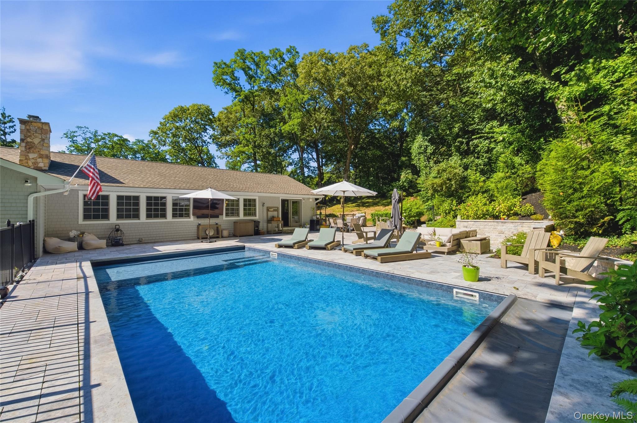 Single Family Cove Road Suffolk County, NY 11743, MLS-1044995-30