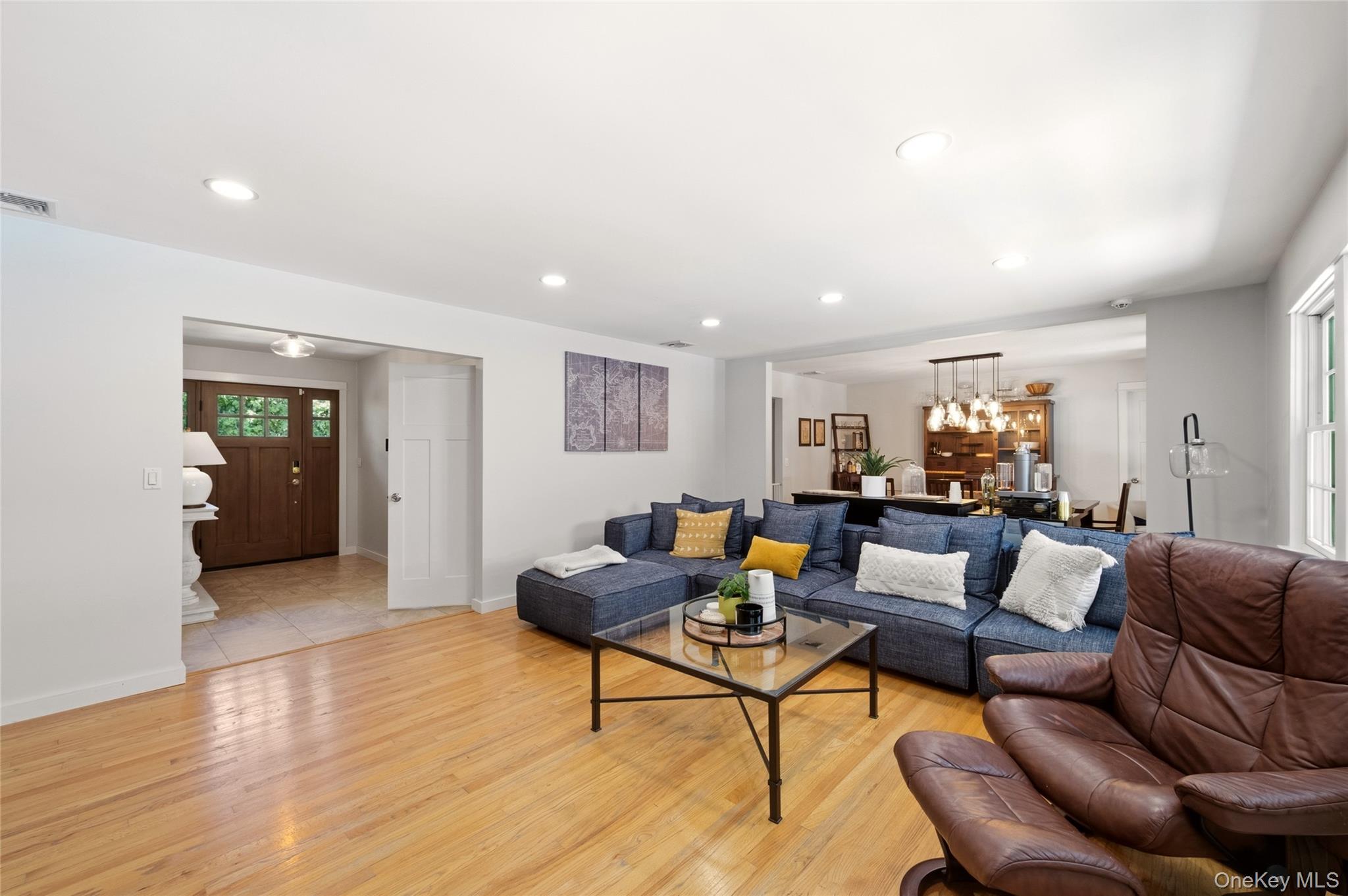 Single Family Cove Road Suffolk County, NY 11743, MLS-1044995-7