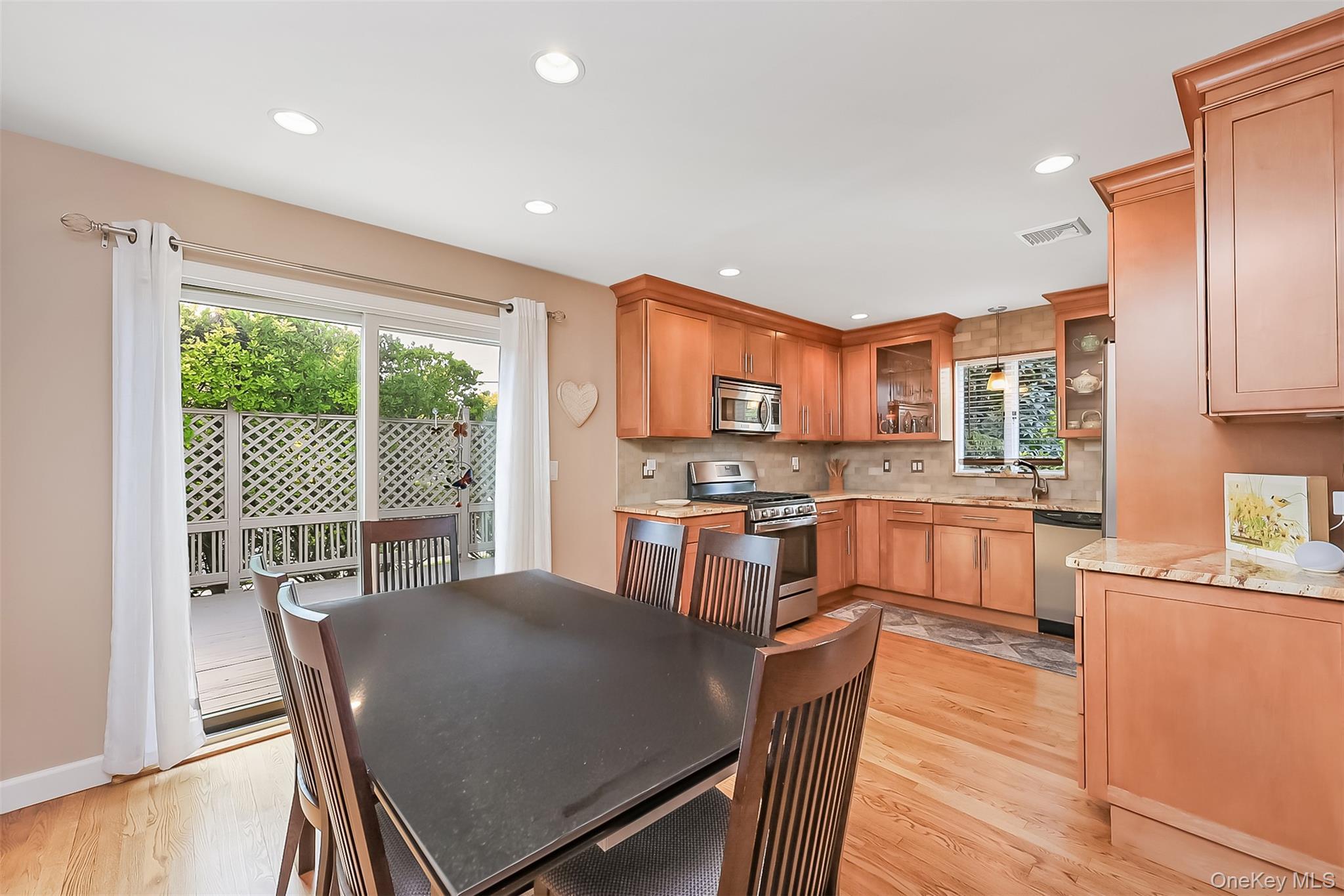 Single Family Graham Street Nassau County, NY 11735, MLS-1045000-11