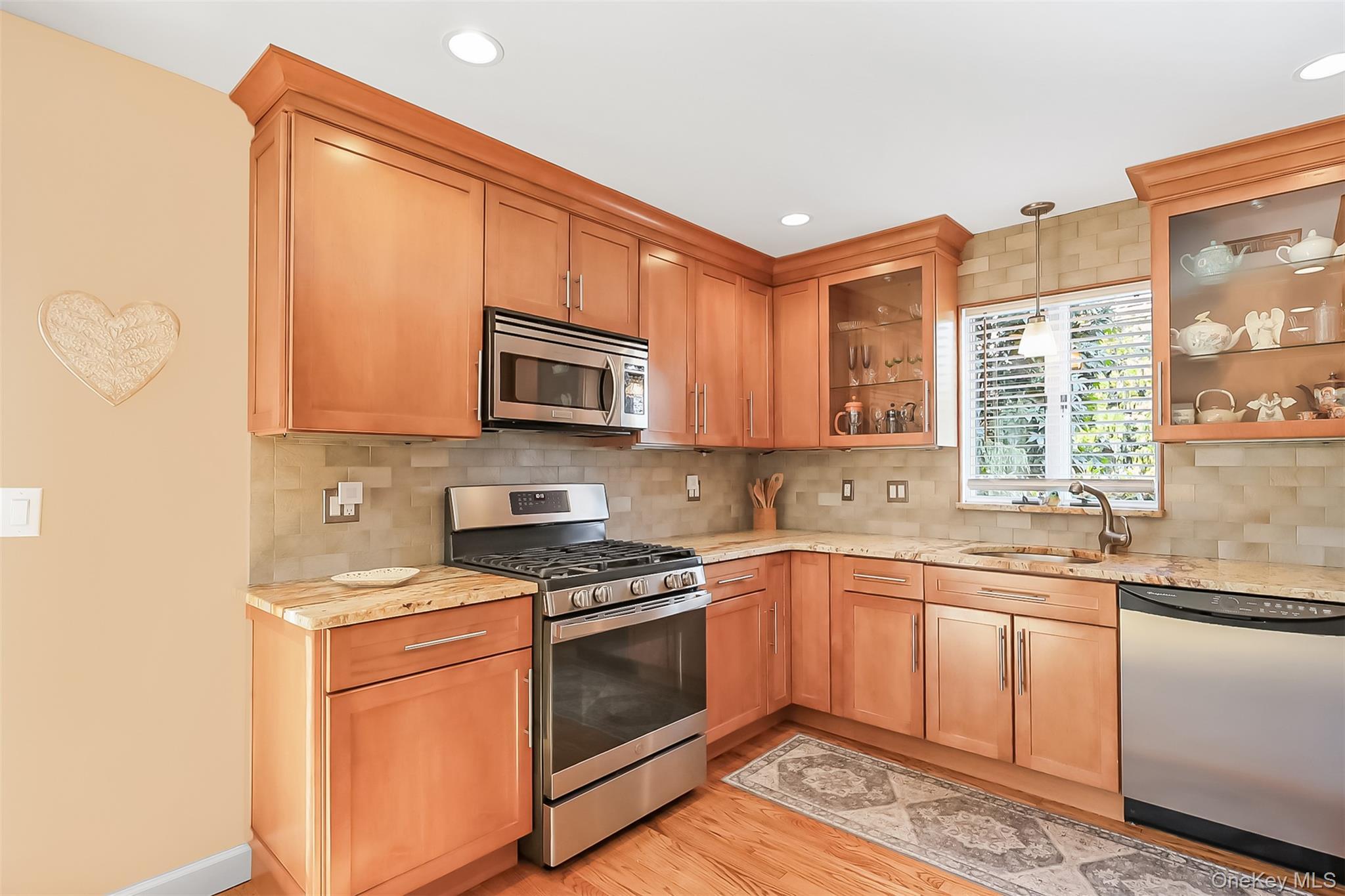 Single Family Graham Street Nassau County, NY 11735, MLS-1045000-12