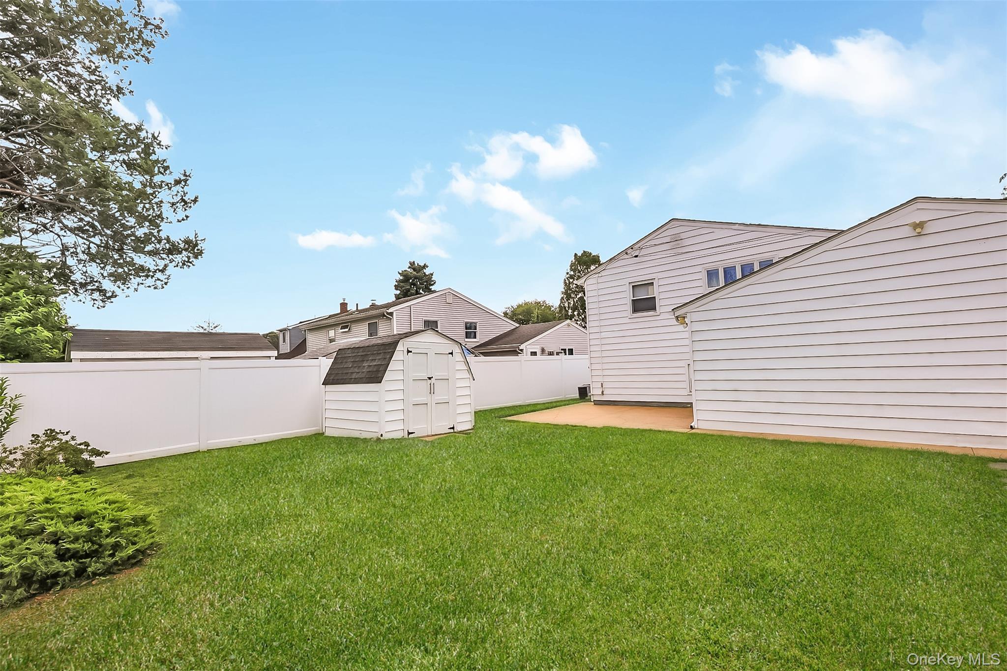 Single Family Graham Street Nassau County, NY 11735, MLS-1045000-27
