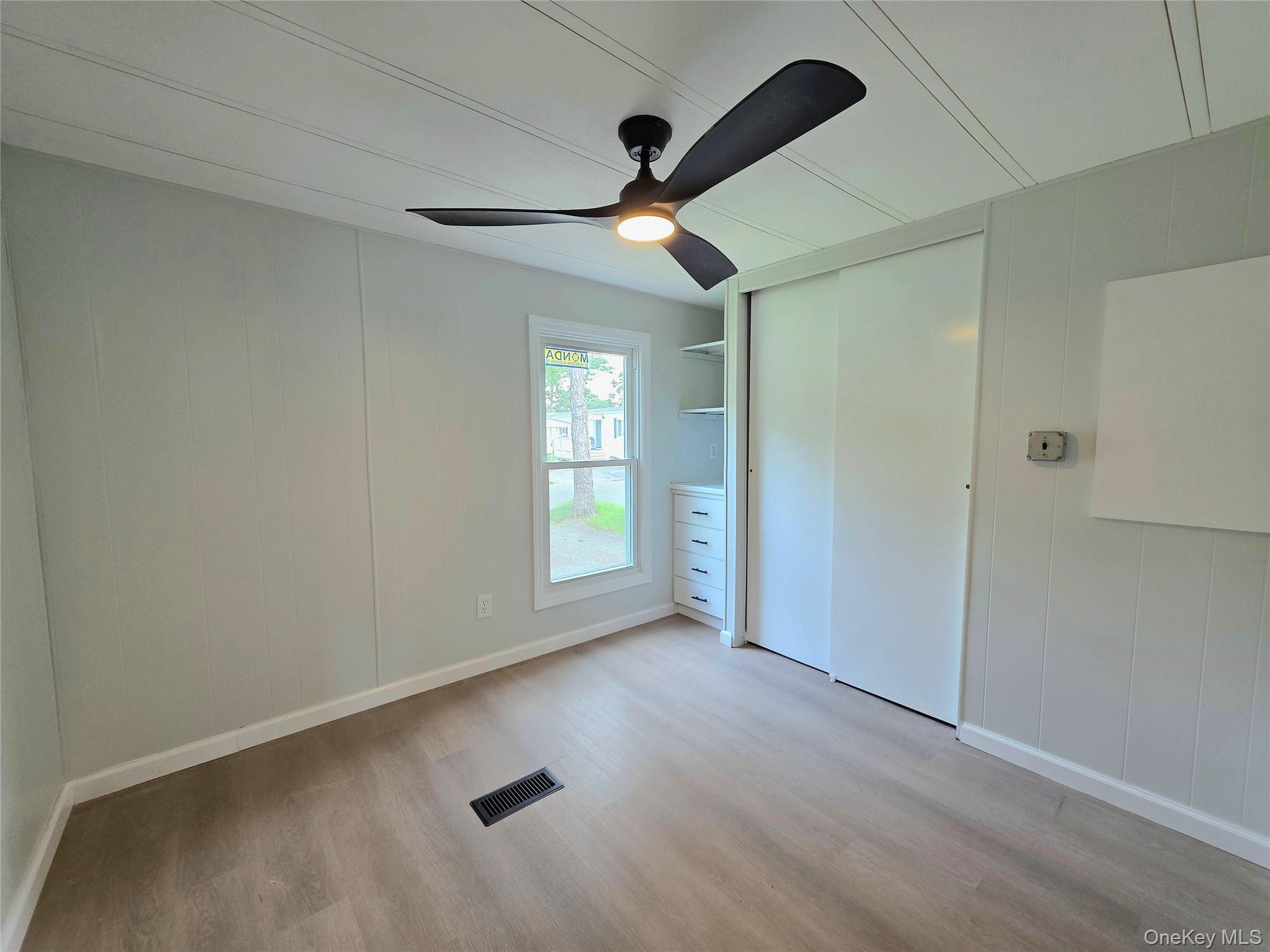 Single Family Riverleigh Avenue Suffolk County, NY 11901, MLS-1045025-11