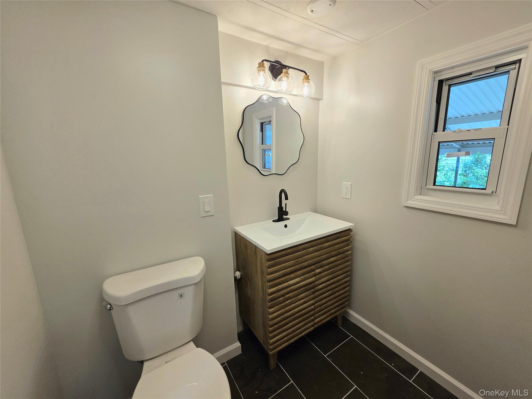 Single Family Riverleigh Avenue Suffolk County, NY 11901, MLS-1045025-17