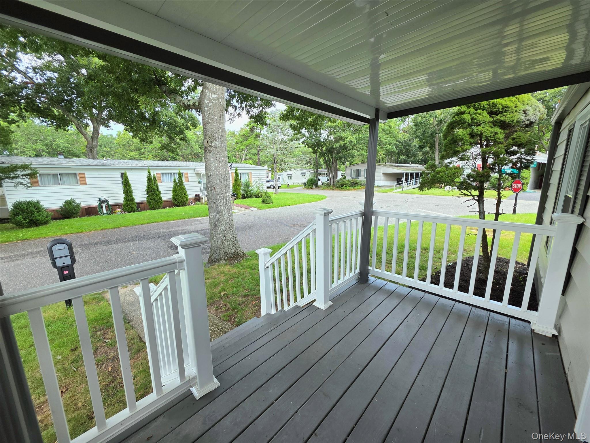 Single Family Riverleigh Avenue Suffolk County, NY 11901, MLS-1045025-21