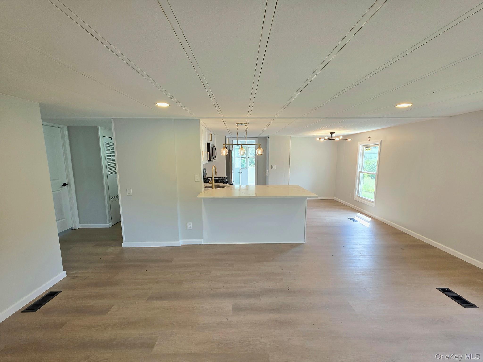 Single Family Riverleigh Avenue Suffolk County, NY 11901, MLS-1045025-7