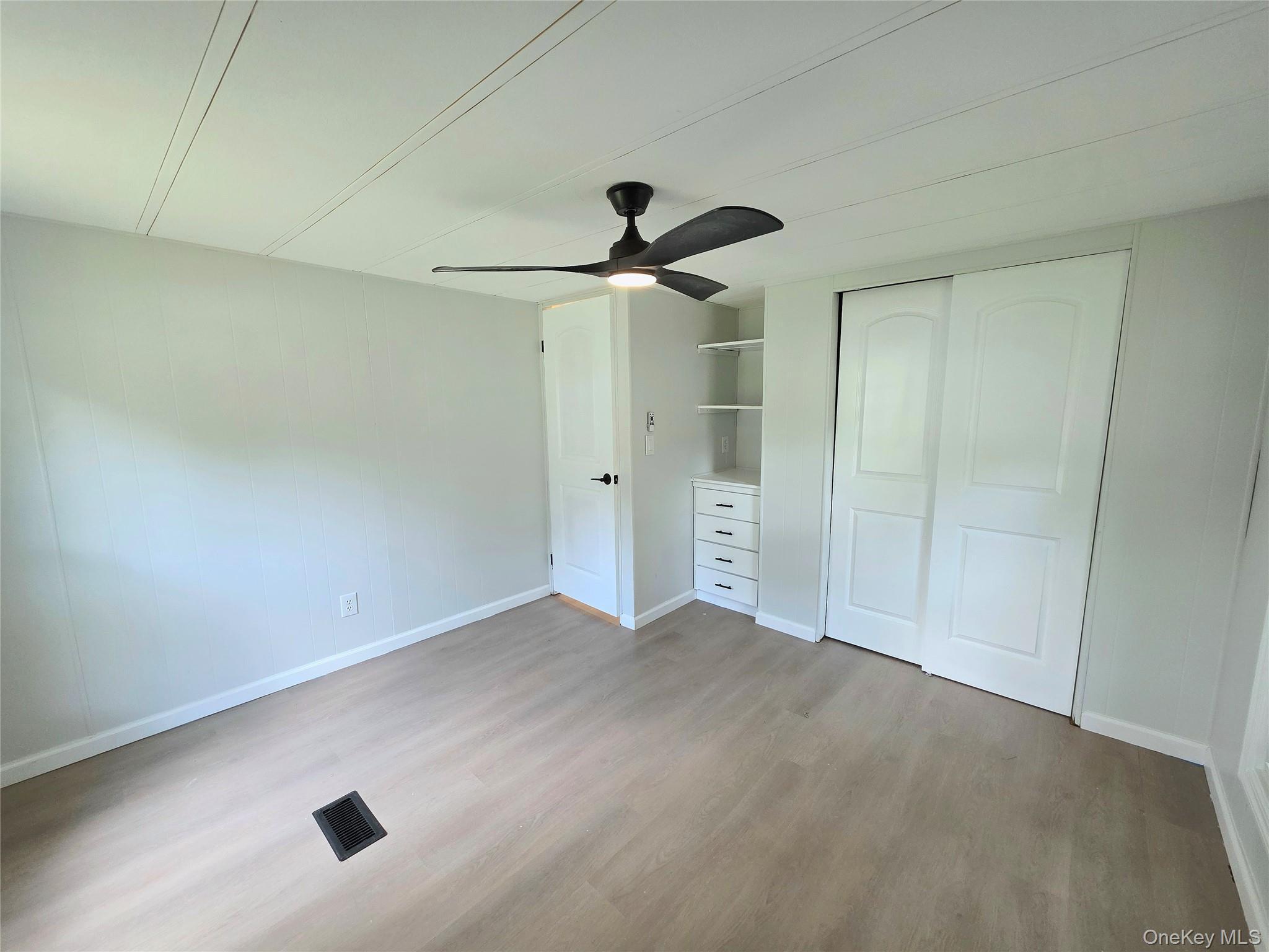 Single Family Riverleigh Avenue Suffolk County, NY 11901, MLS-1045025-9