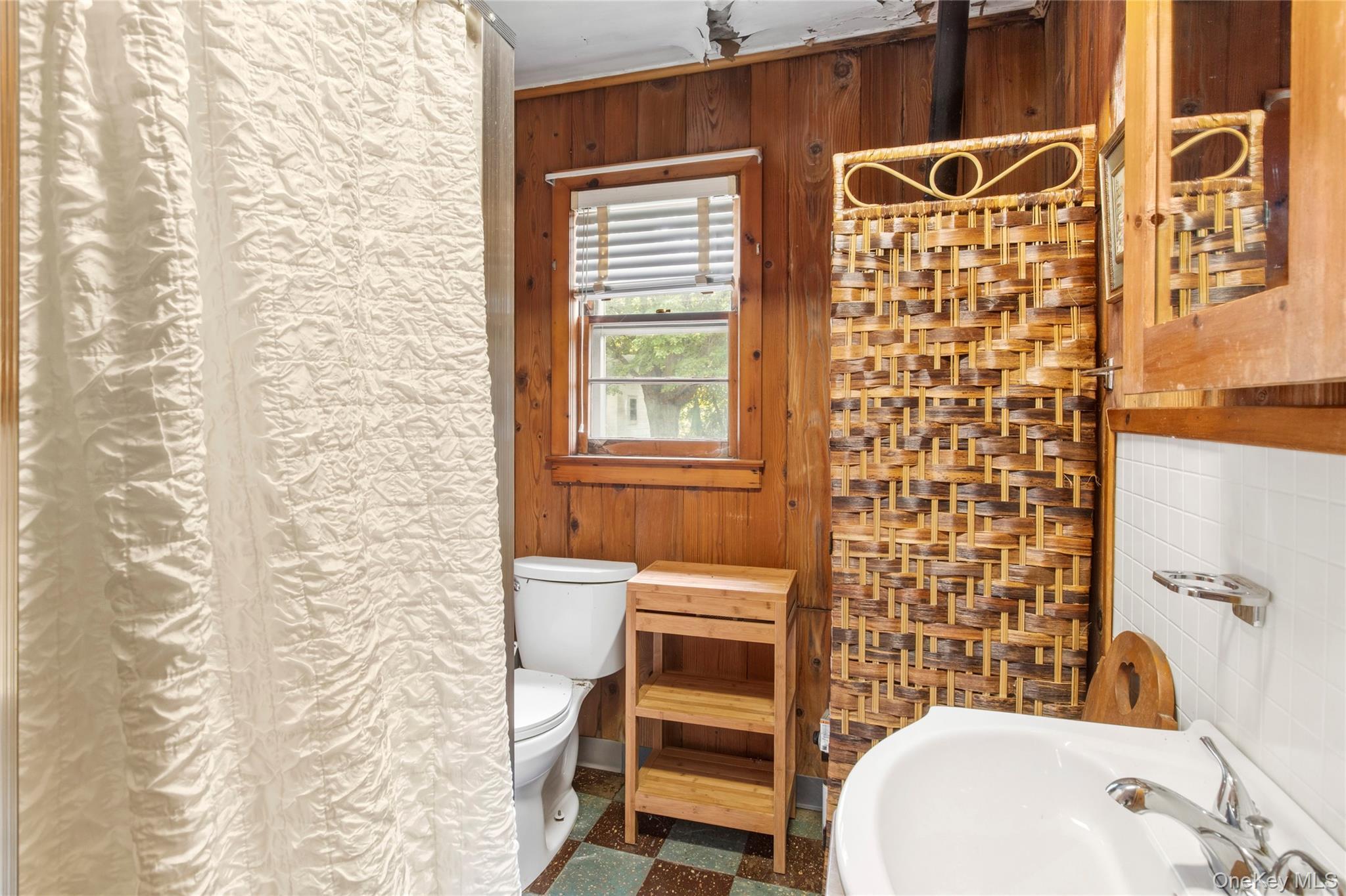 Single Family Boathouse Road Suffolk County, NY 11946, MLS-1045061-9