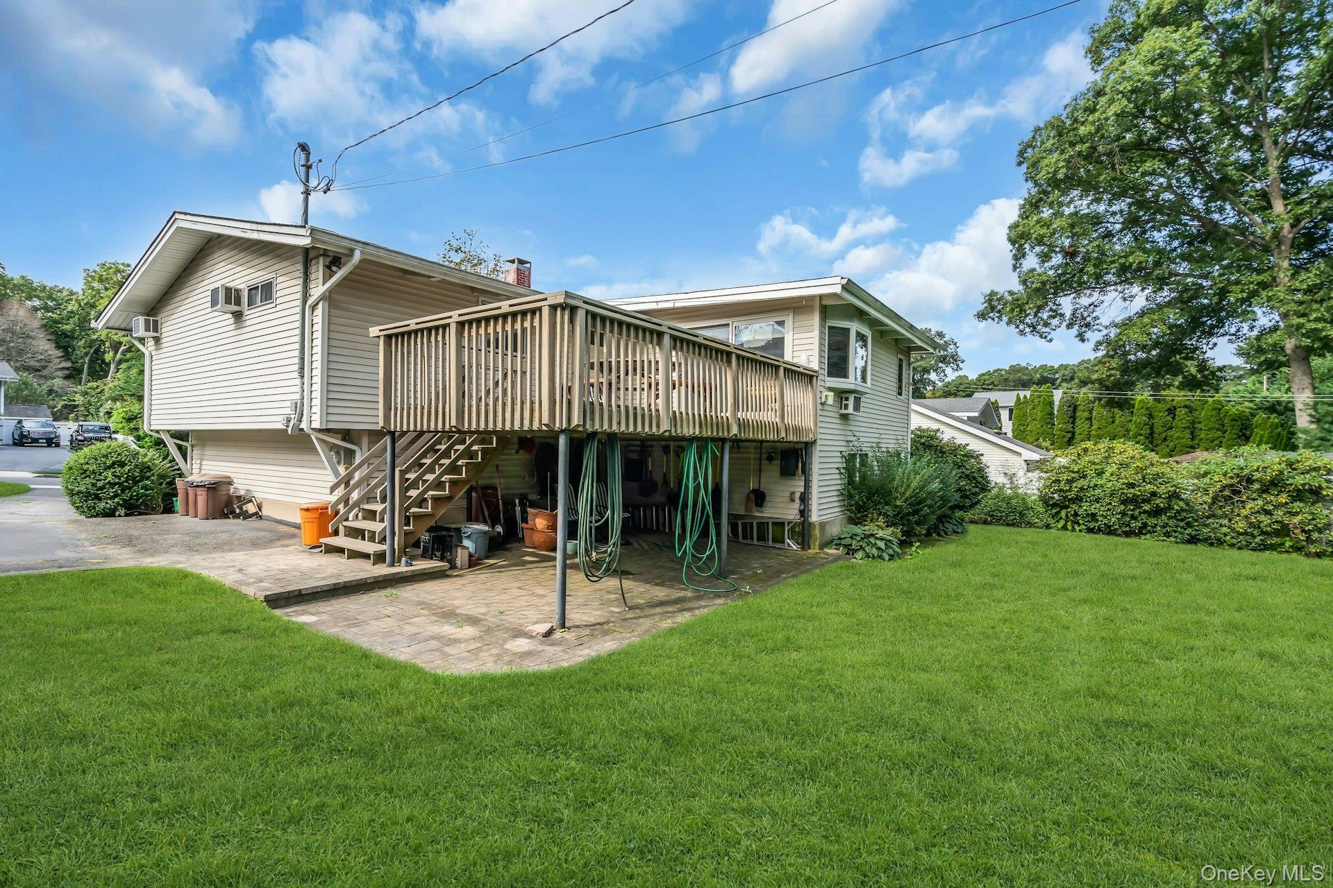 Single Family Redleaf Lane  Suffolk County, NY 11725, MLS-1045064-36
