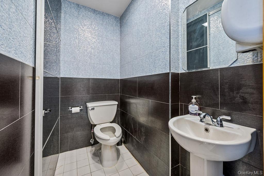 Single Family 162nd Street Queens, NY 11358, MLS-1045070-10