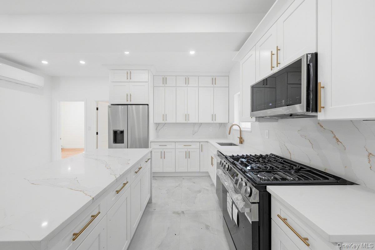 Single Family 212th Street  Queens, NY 11428, MLS-1045091-15