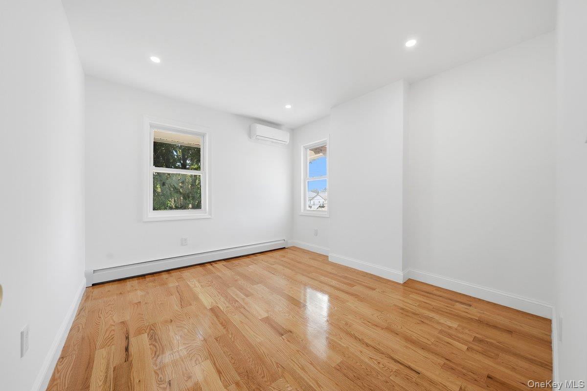 Single Family 212th Street  Queens, NY 11428, MLS-1045091-32