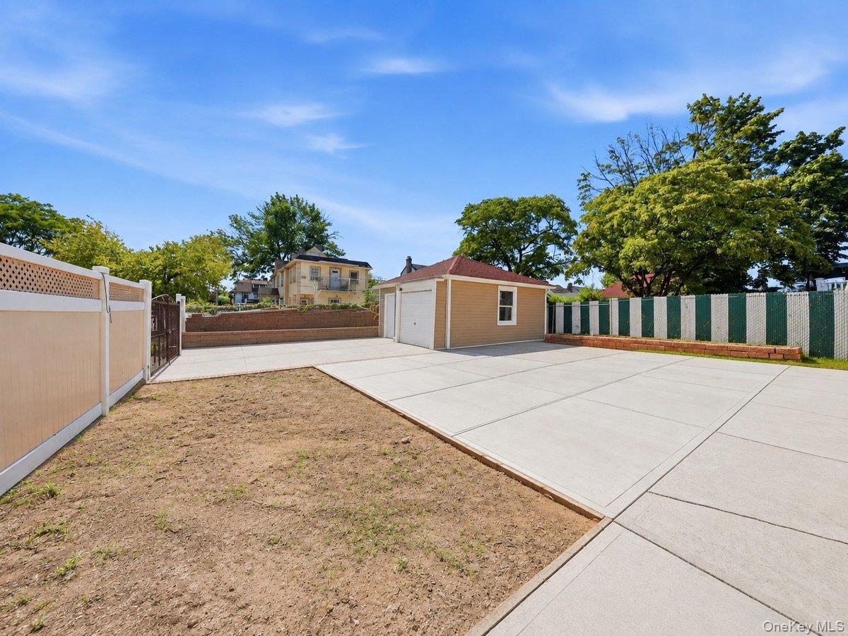 Single Family 212th Street  Queens, NY 11428, MLS-1045091-38