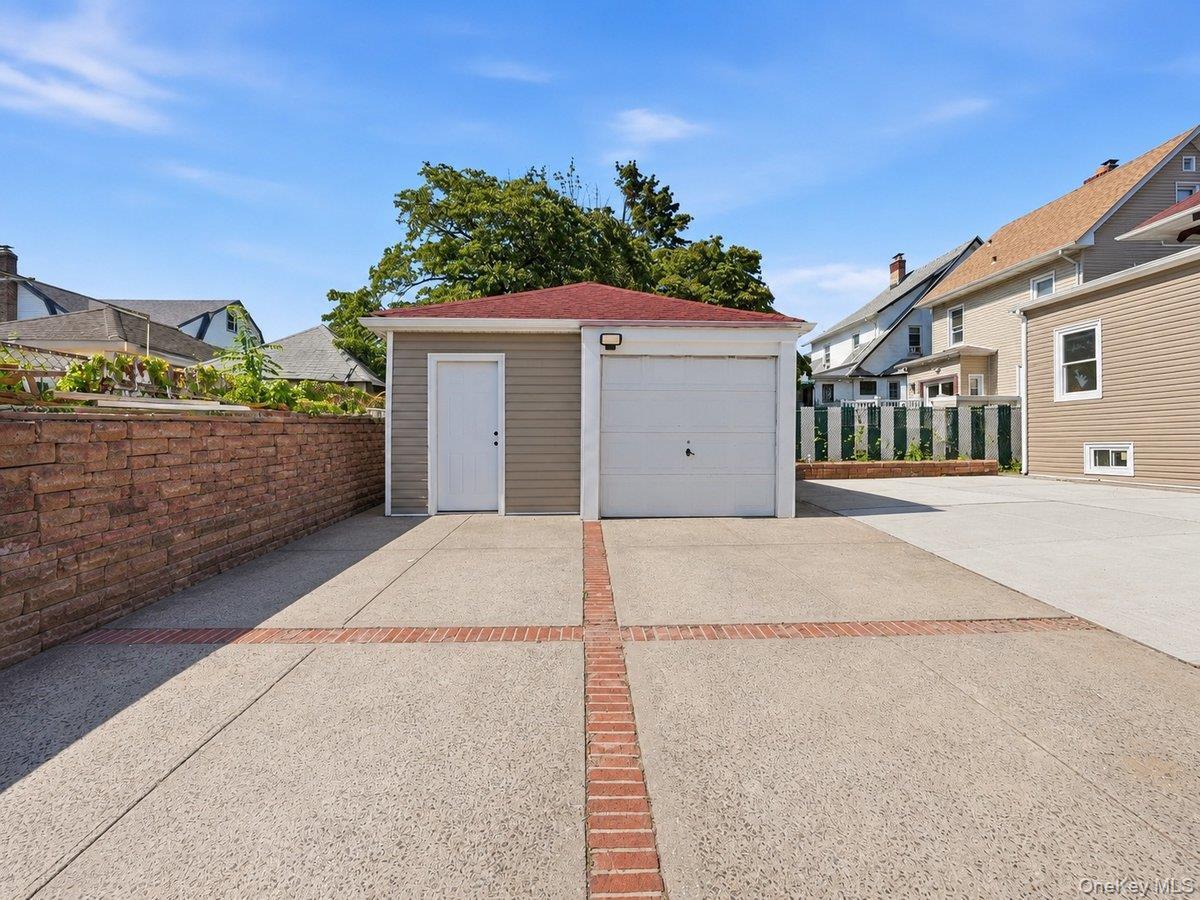 Single Family 212th Street  Queens, NY 11428, MLS-1045091-39