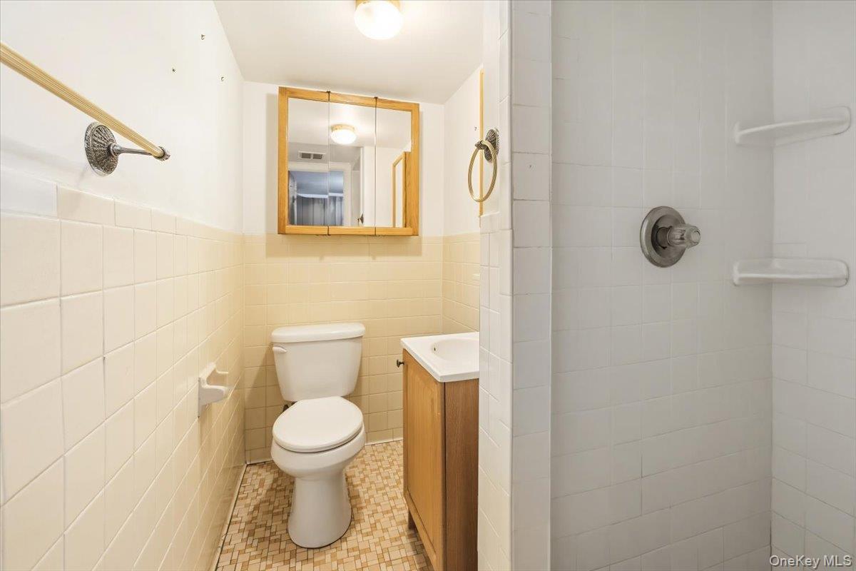 Single Family Ramapo Road  Rockland County, NY 10923, MLS-1045121-33