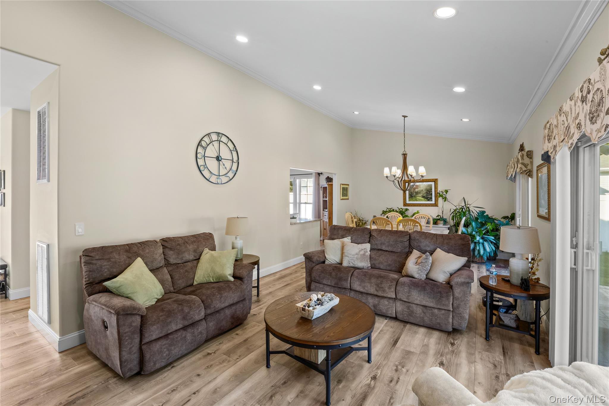 Single Family Pondview Circle Suffolk County, NY 11967, MLS-1045153-14