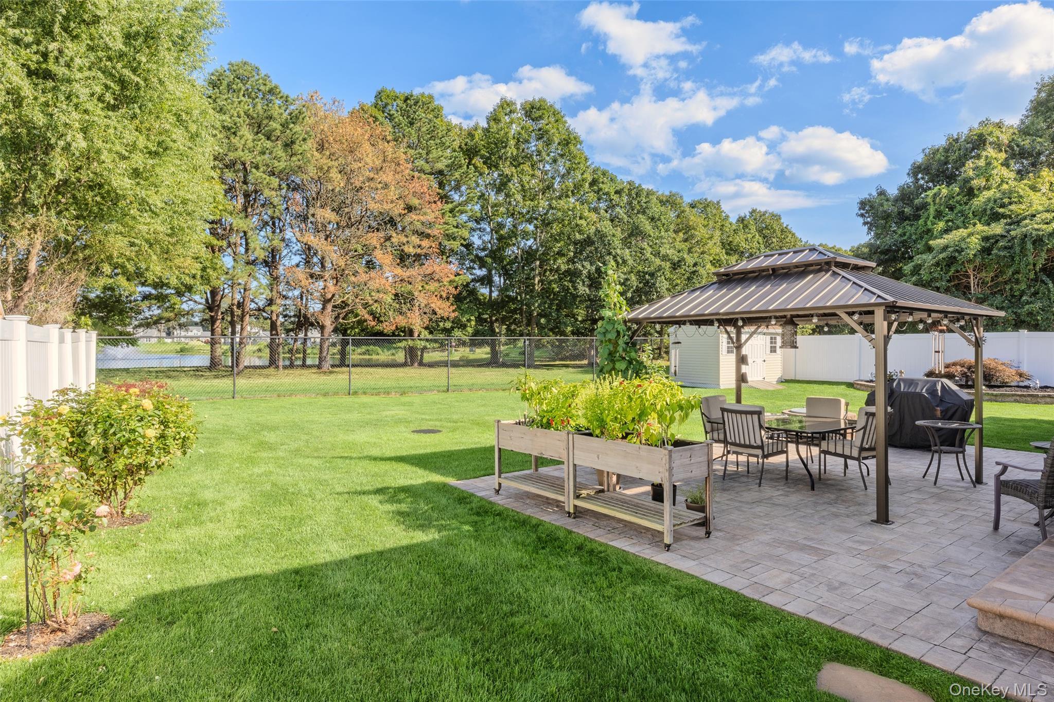 Single Family Pondview Circle Suffolk County, NY 11967, MLS-1045153-26