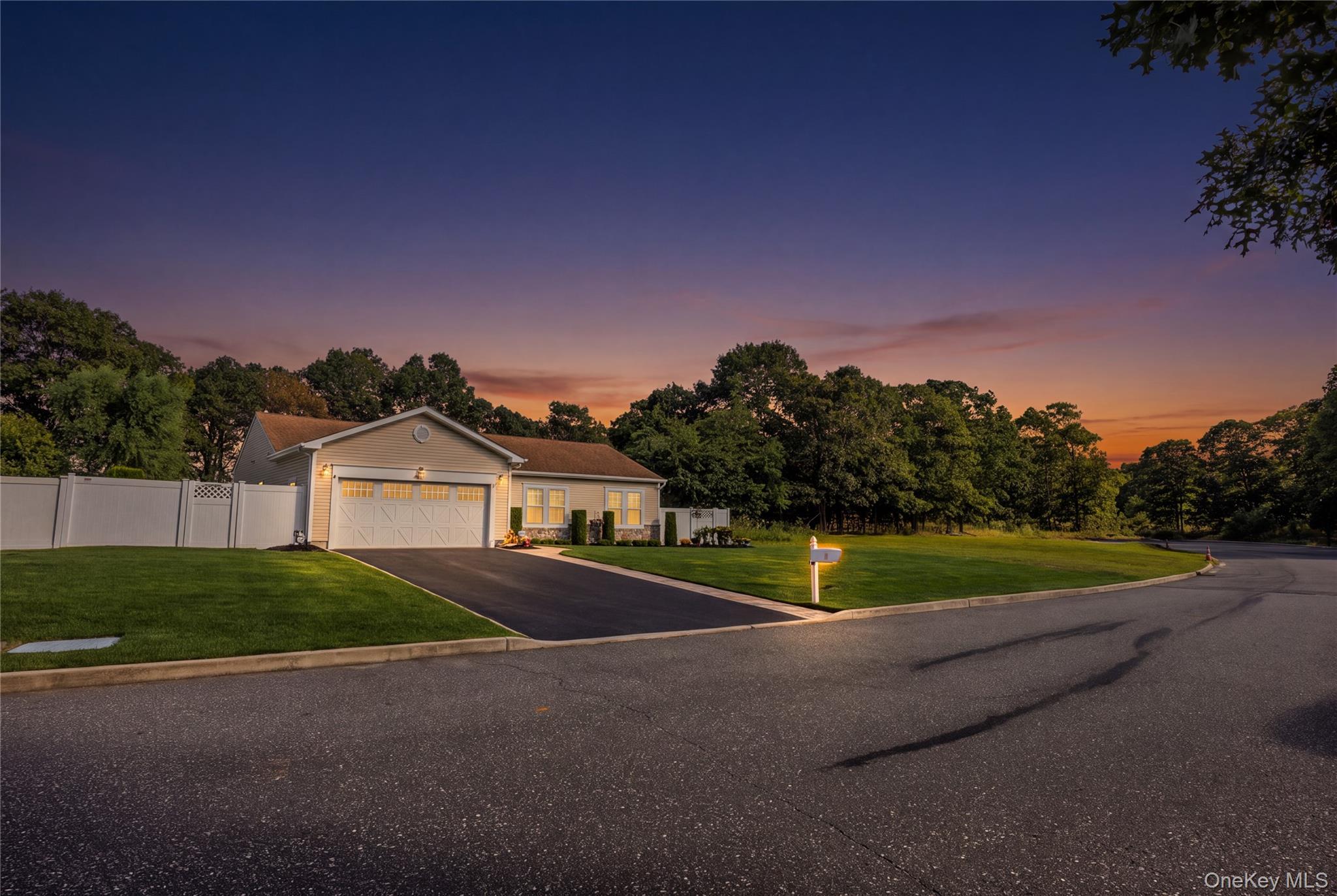 Single Family Pondview Circle  Suffolk County, NY 11967, MLS-1045153-31