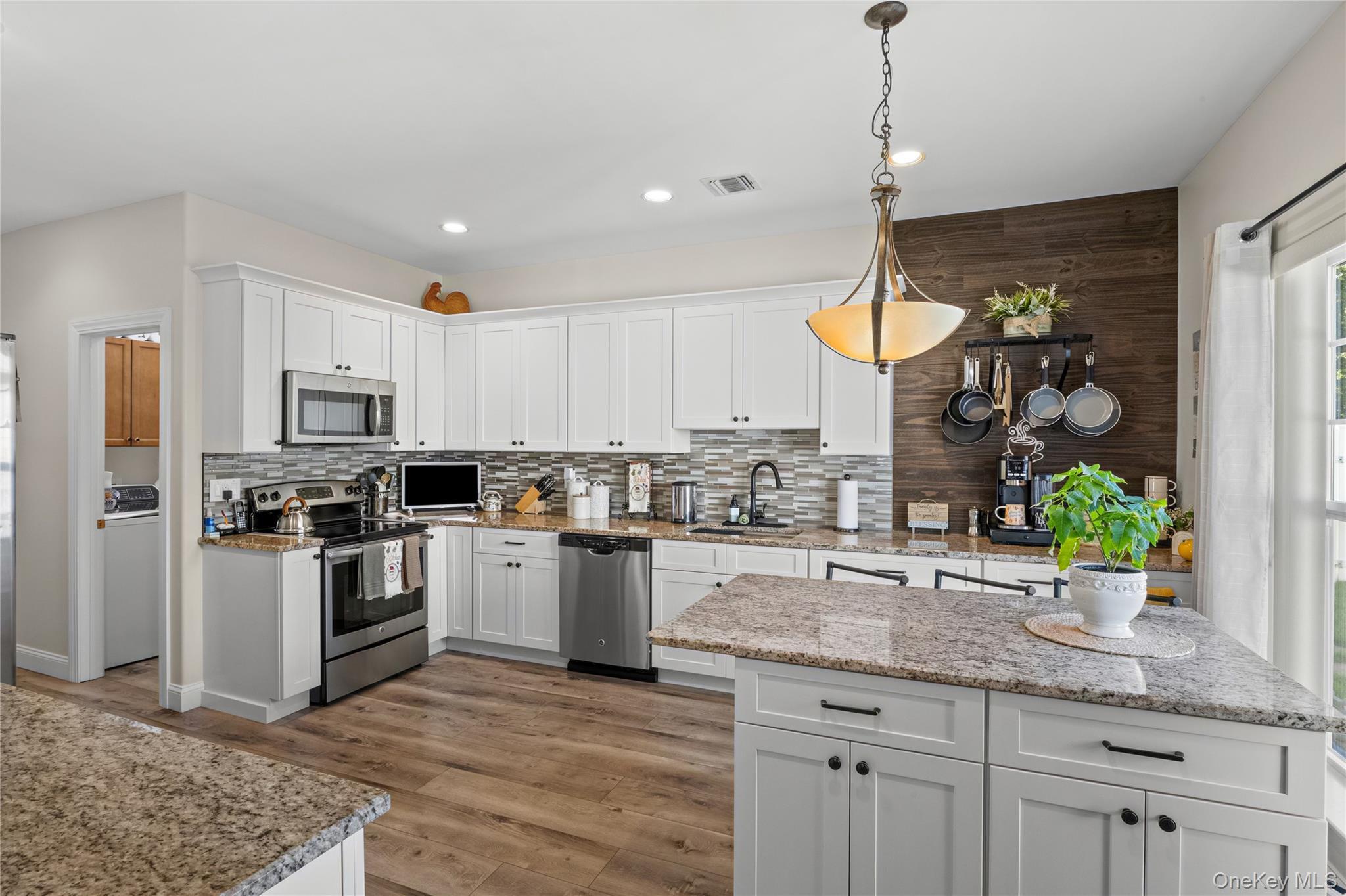 Single Family Pondview Circle Suffolk County, NY 11967, MLS-1045153-5