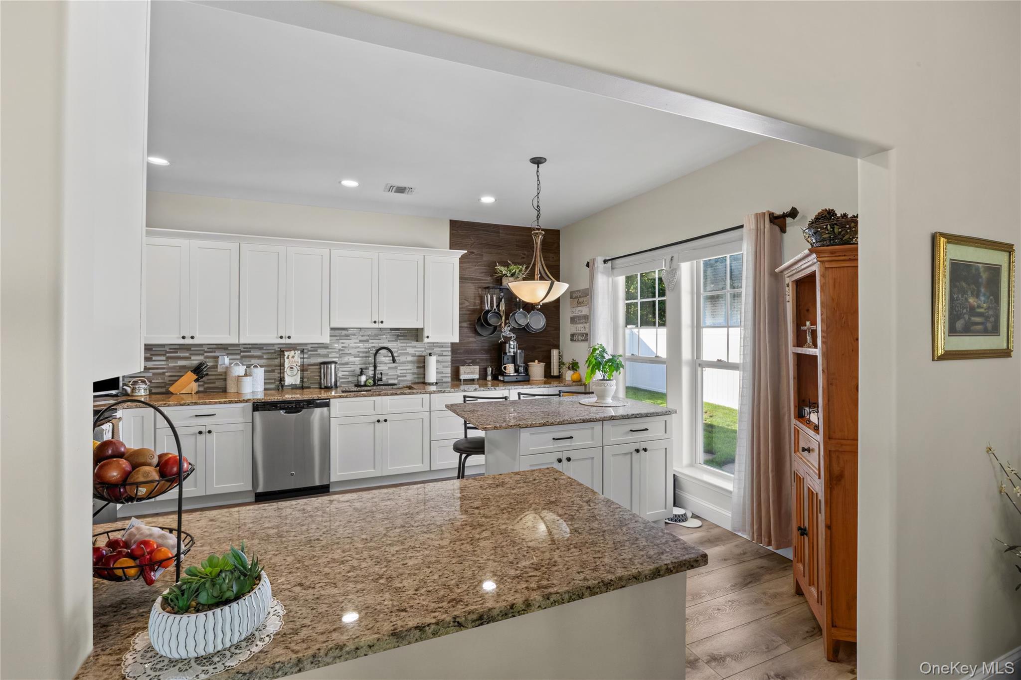 Single Family Pondview Circle Suffolk County, NY 11967, MLS-1045153-8