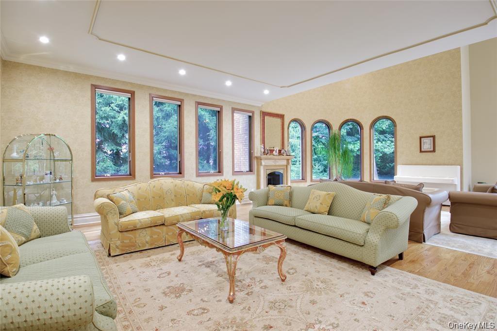 Single Family Manhasset Woods Road  Nassau County, NY 11030, MLS-1045158-10
