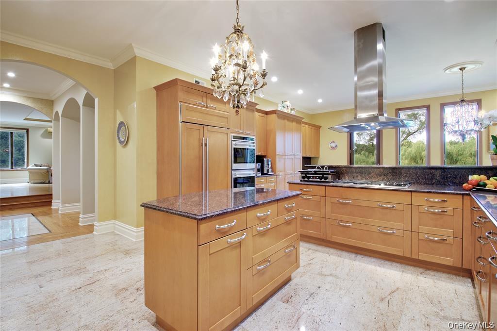 Single Family Manhasset Woods Road  Nassau County, NY 11030, MLS-1045158-17