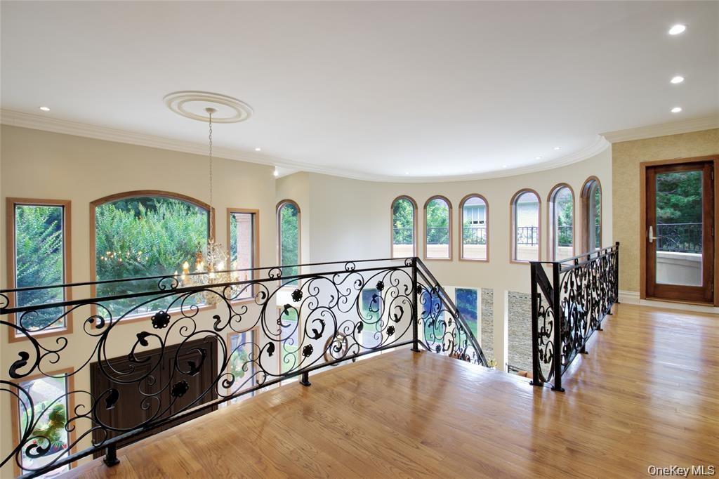 Single Family Manhasset Woods Road  Nassau County, NY 11030, MLS-1045158-20
