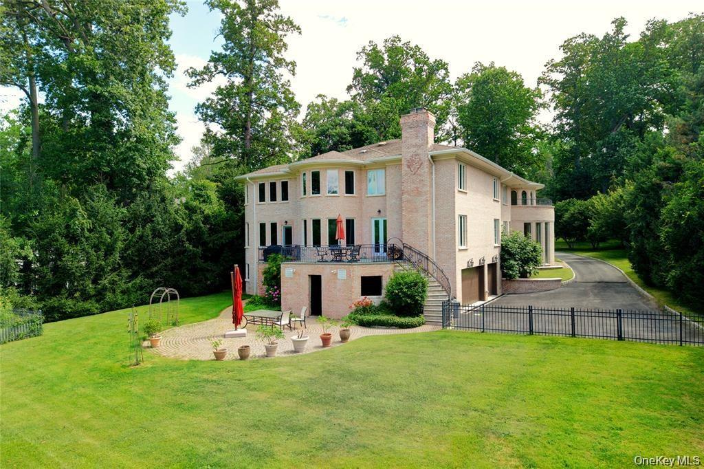 Single Family Manhasset Woods Road  Nassau County, NY 11030, MLS-1045158-32