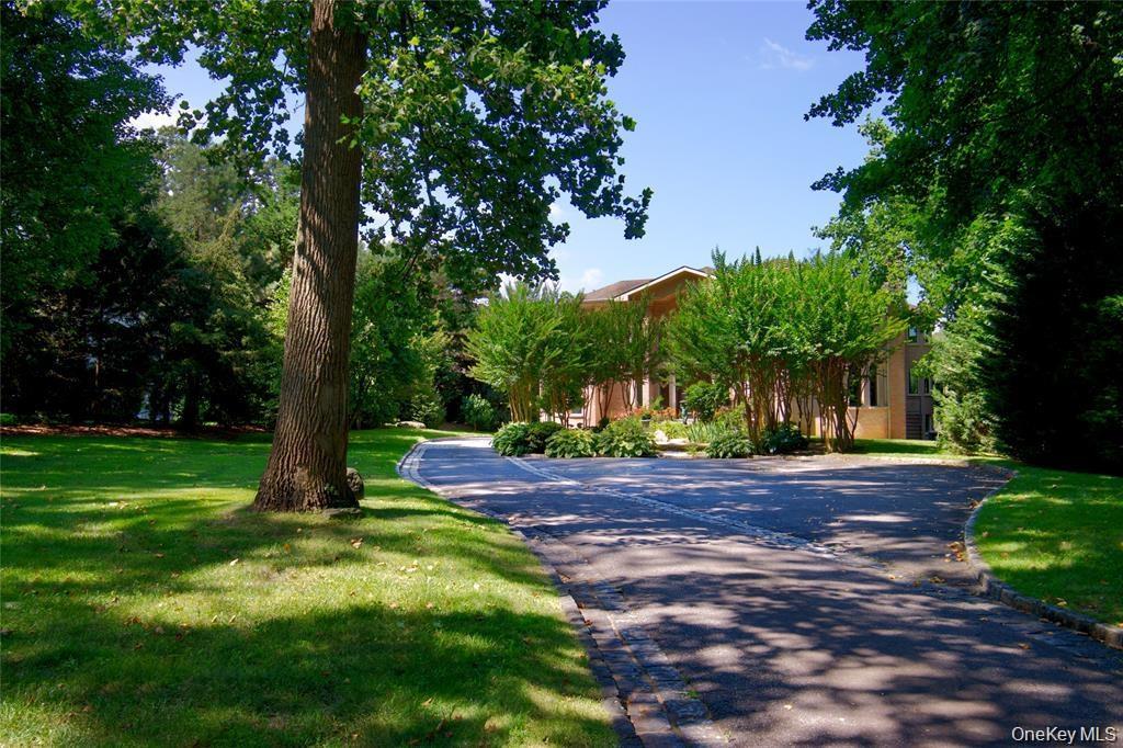 Single Family Manhasset Woods Road  Nassau County, NY 11030, MLS-1045158-33