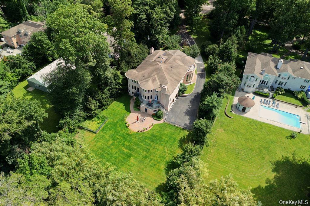 Single Family Manhasset Woods Road  Nassau County, NY 11030, MLS-1045158-5