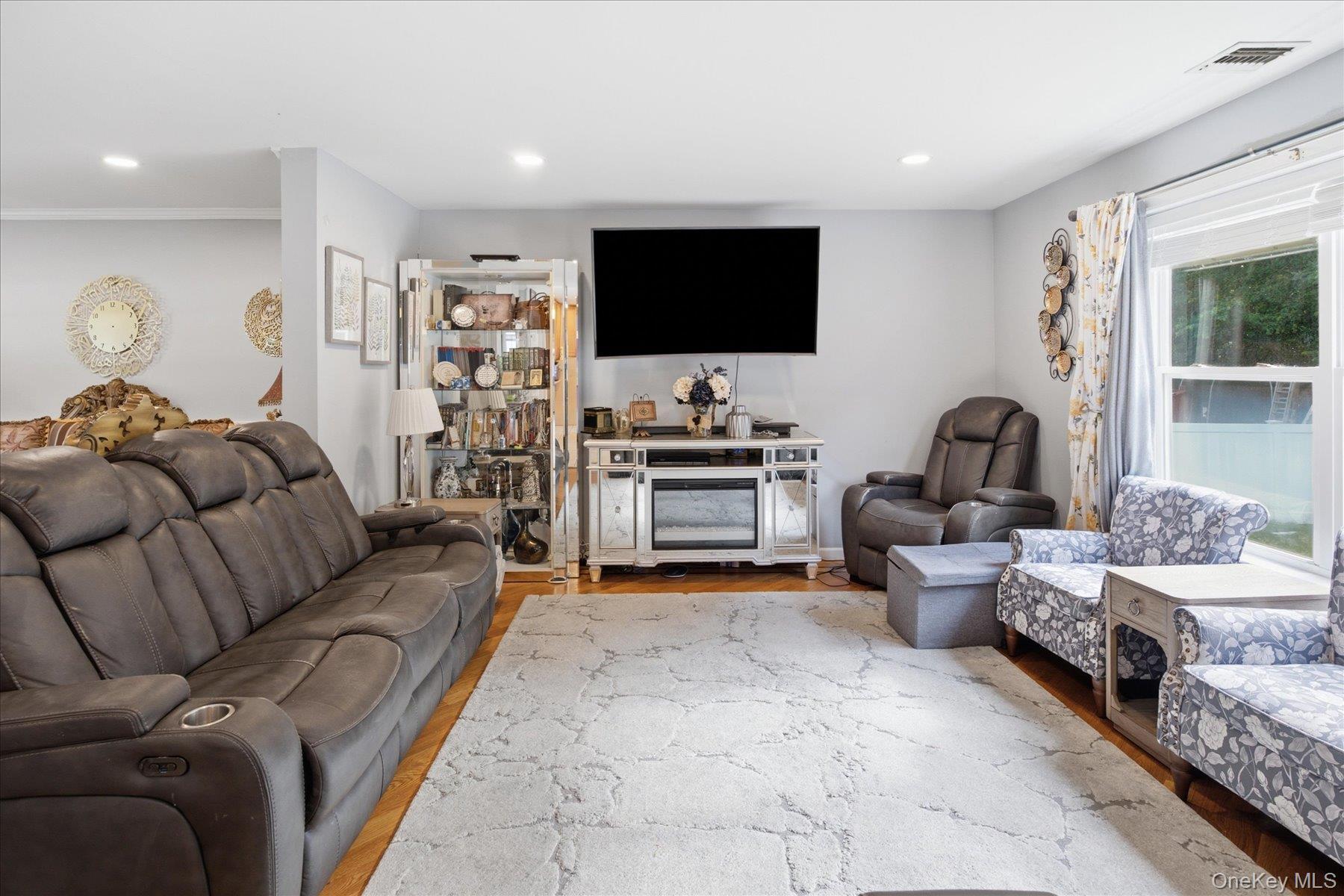 Single Family Howard Drive Suffolk County, NY 11727, MLS-1045161-13