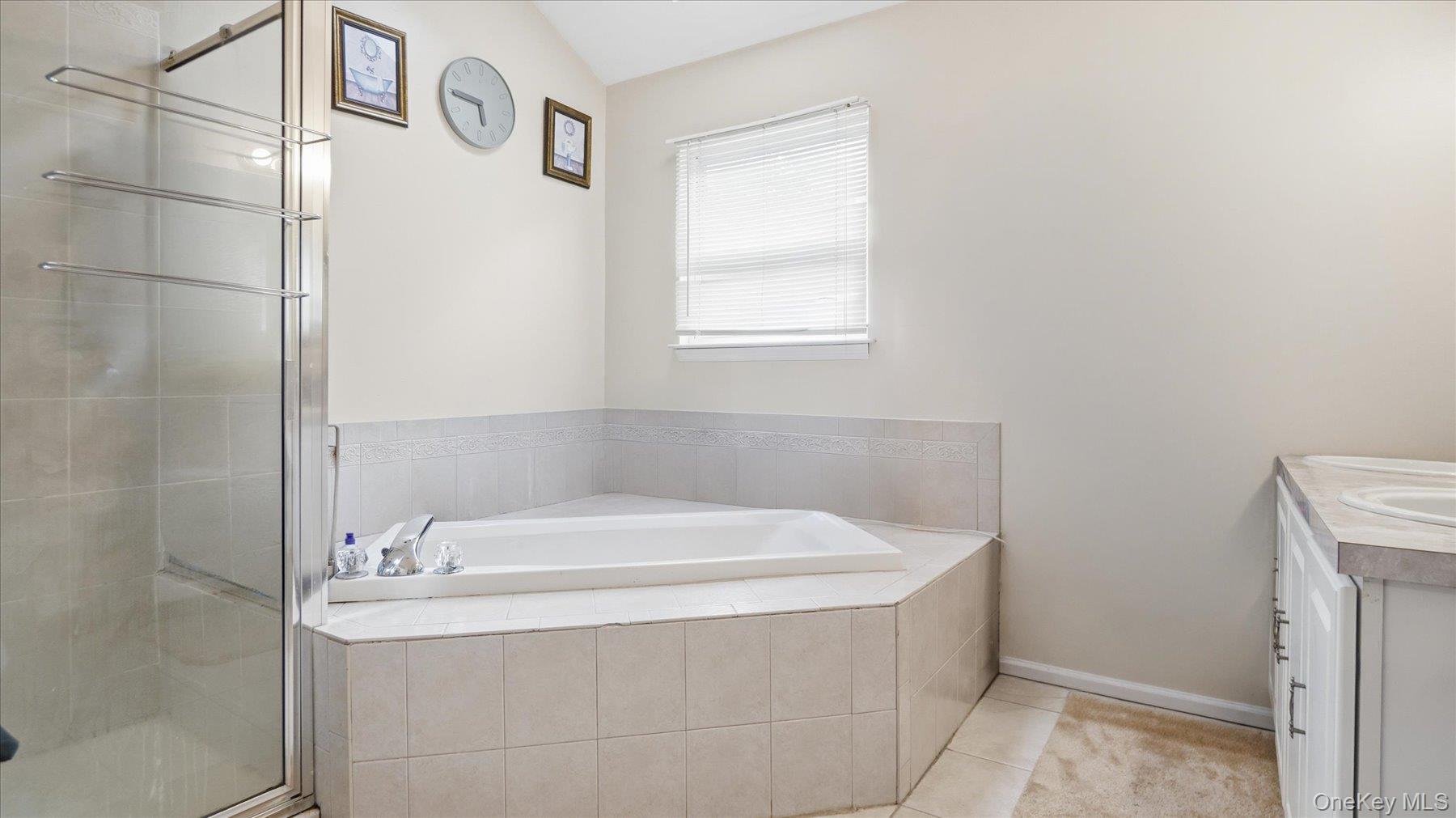Single Family Howard Drive Suffolk County, NY 11727, MLS-1045161-29