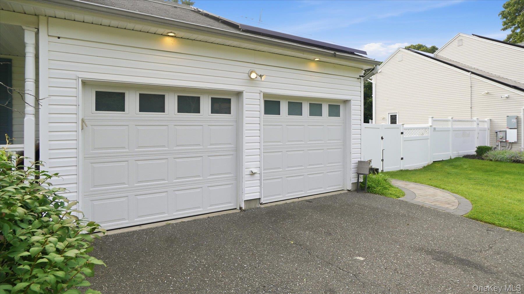 Single Family Howard Drive Suffolk County, NY 11727, MLS-1045161-33