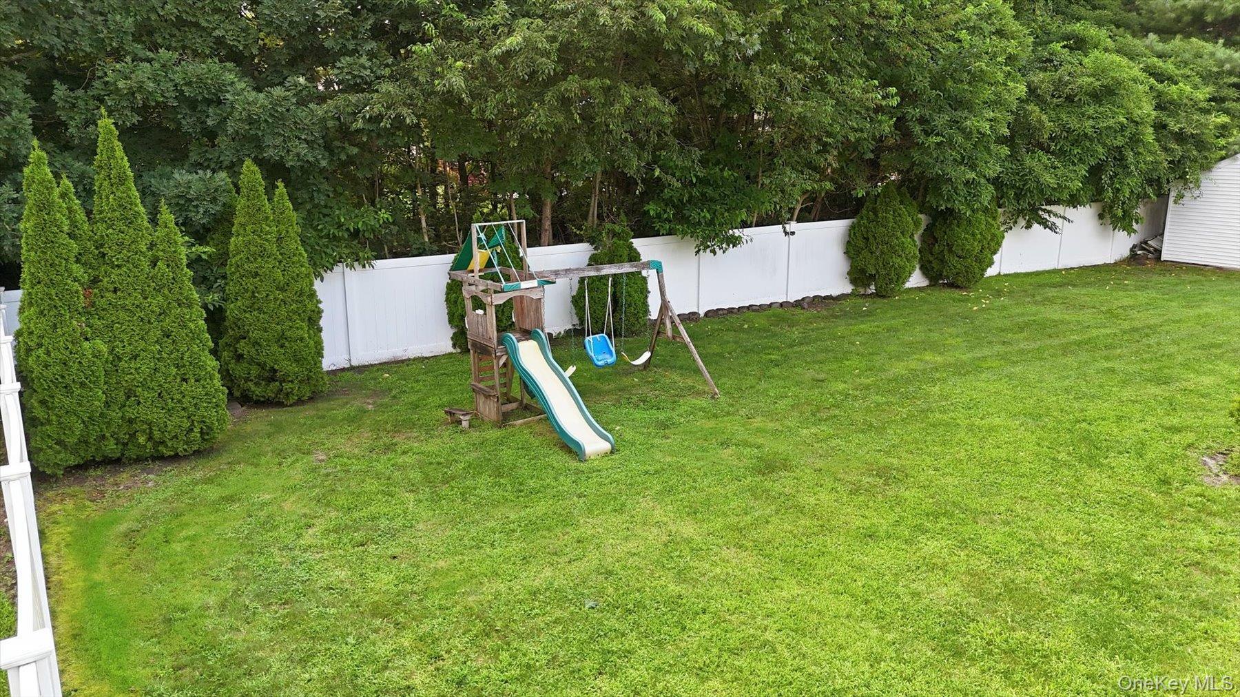Single Family Howard Drive Suffolk County, NY 11727, MLS-1045161-45