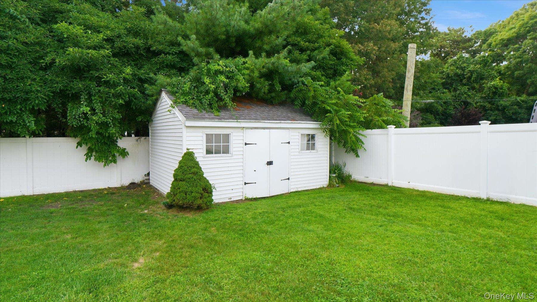 Single Family Howard Drive Suffolk County, NY 11727, MLS-1045161-46